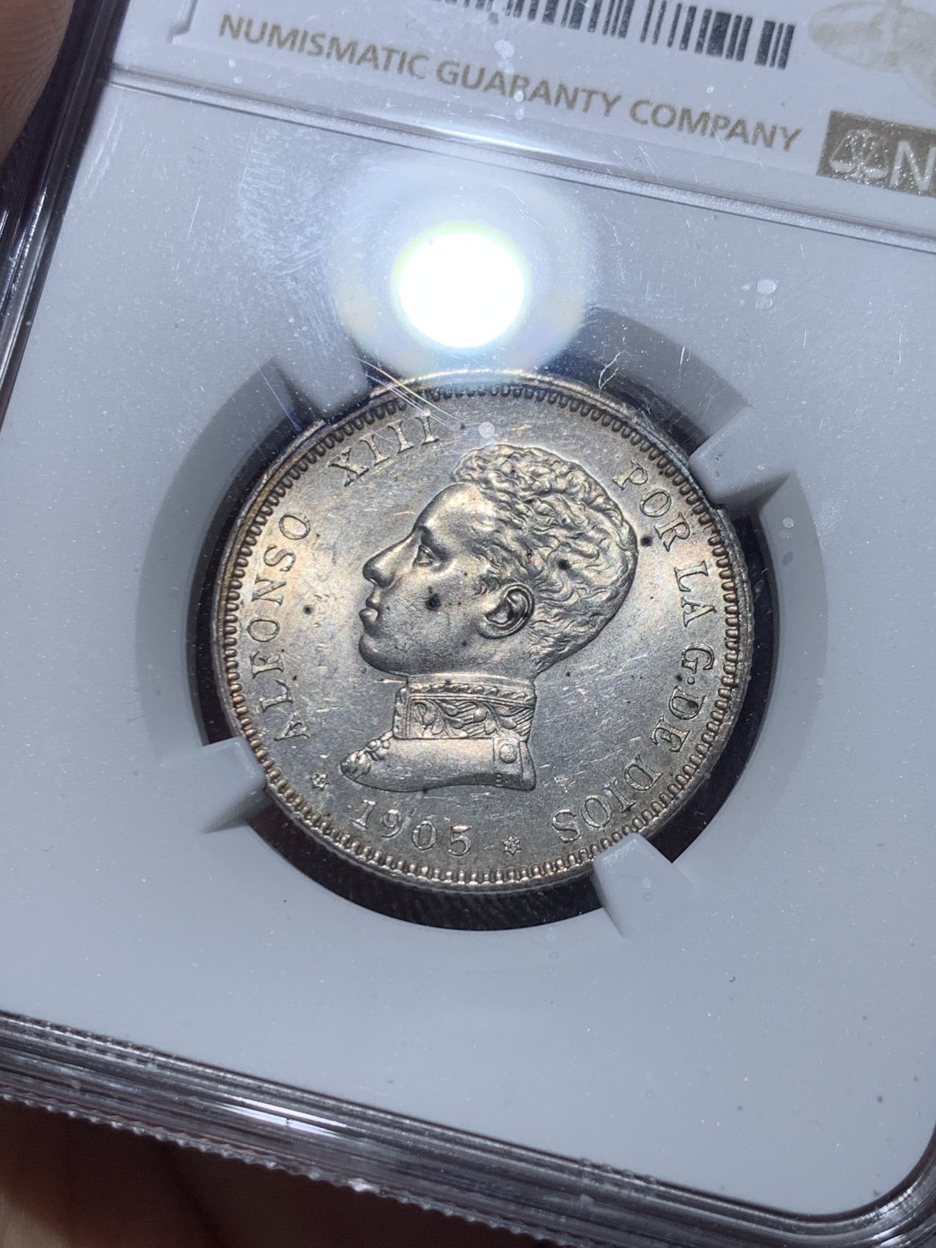 《竞宝斋》第257场-周日，周一 2场连拍 (全场包邮) NGC UNC 西班牙 1905年 2比赛塔 银币 币面转光感炫目