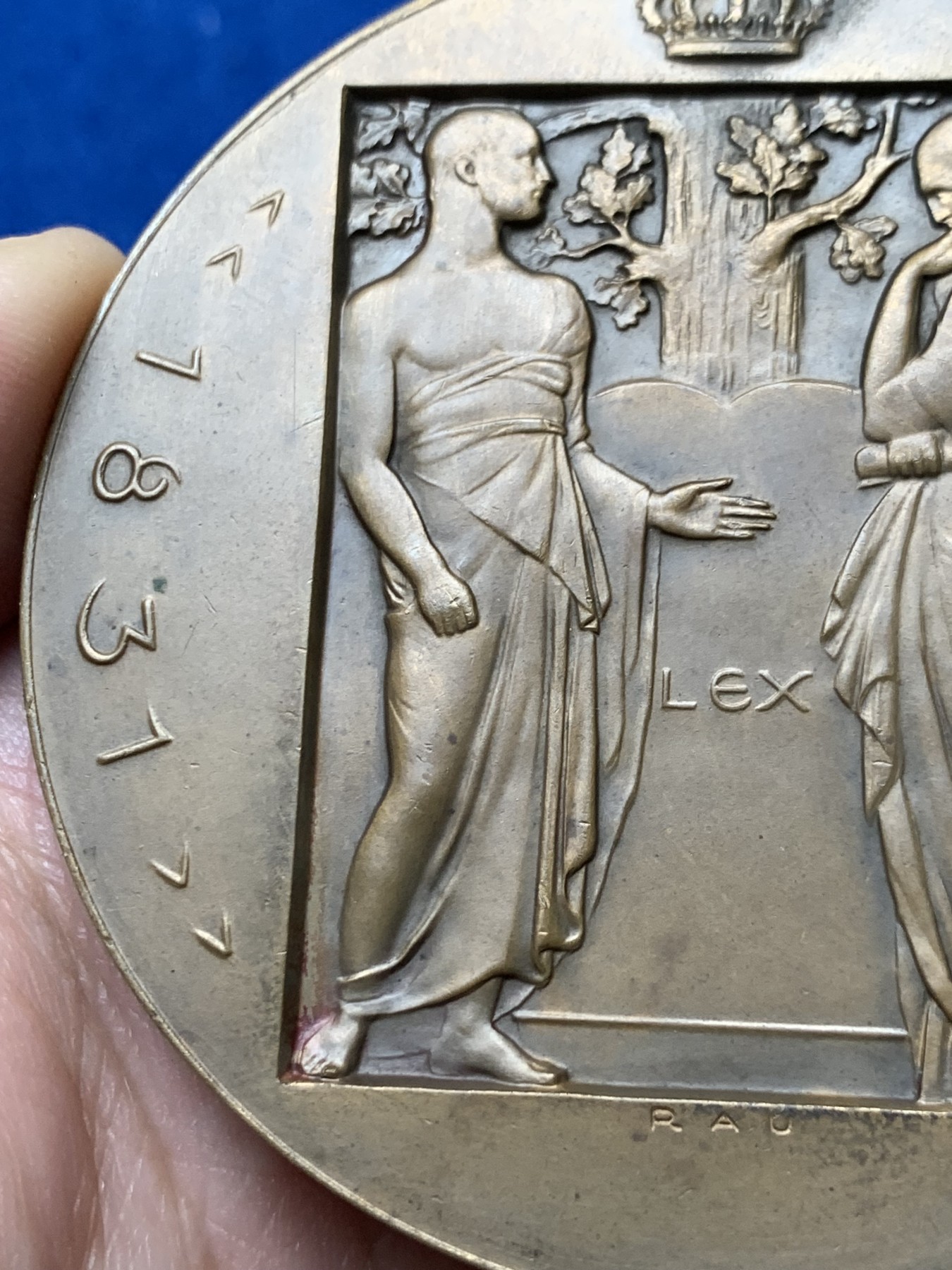 《竞宝斋》第257场-周日，周一 2场连拍 (全场包邮) 比利时1931元老院百年纪念章 70.8mm 138.2g