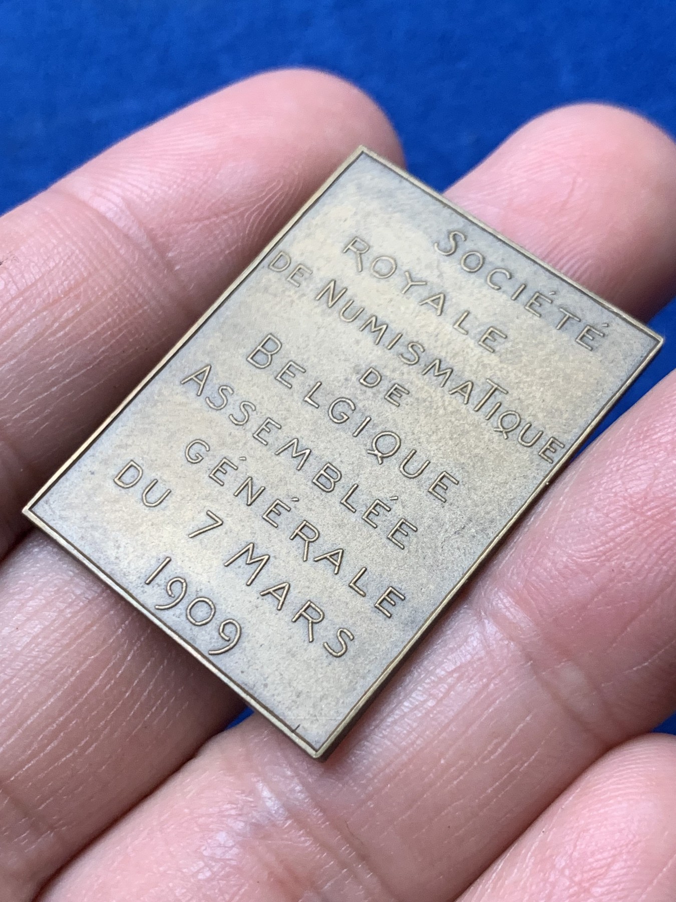 《竞宝斋》第257场-周日，周一 2场连拍 (全场包邮) 比利时1909钱币学会纪念方章 26.3*35.4mm 14.7g