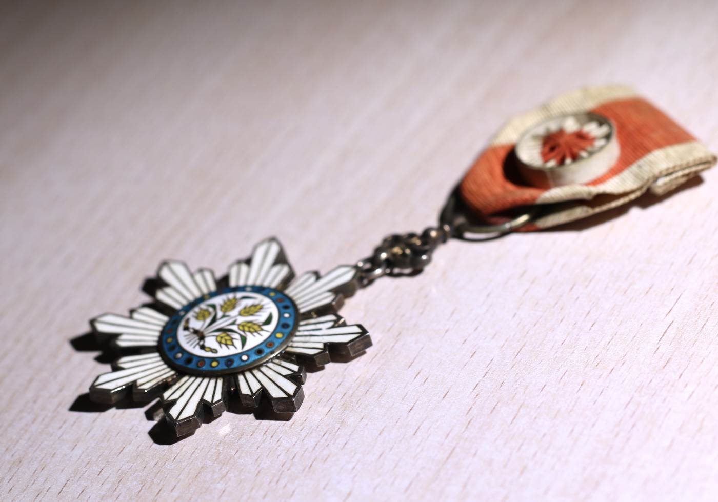 大猫徽章拍卖第245期  北洋政府 四等嘉禾勋章