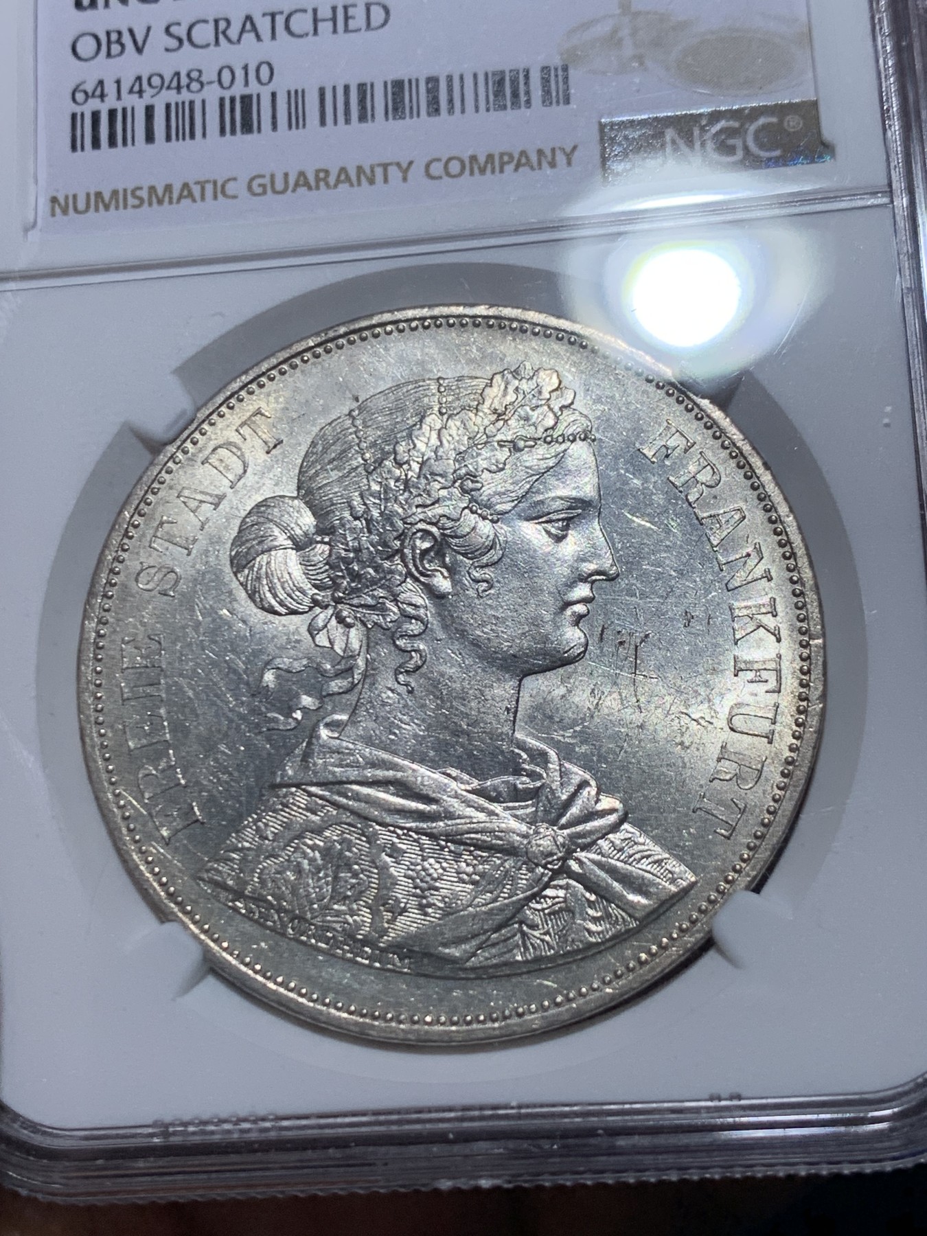 《竞宝斋》第257场-周日，周一 2场连拍 (全场包邮) NGC UNC 德国法兰克福 1861年 少女 2泰勒 银币 37克的大银币 价格明显上涨的热门品种