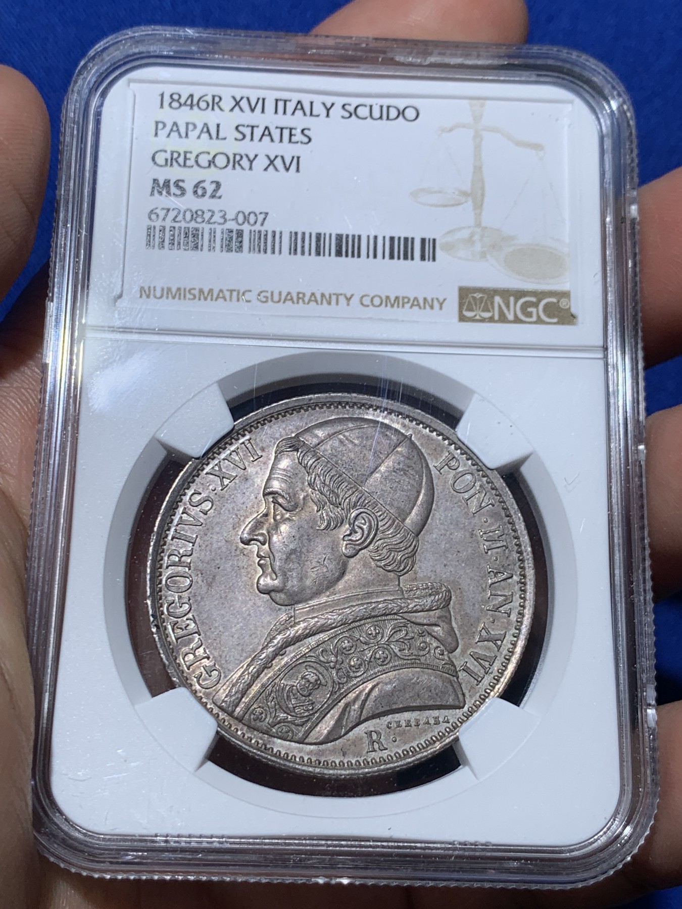 《竞宝斋》第257场-周日，周一 2场连拍 (全场包邮) NGC MS62 意大利 教皇国1846年格力高利十六世 1埃斯库多 少见的格力高利十六世，常见的都是庇护九世 PL镜面底板 ，银灰色包浆，非常漂亮