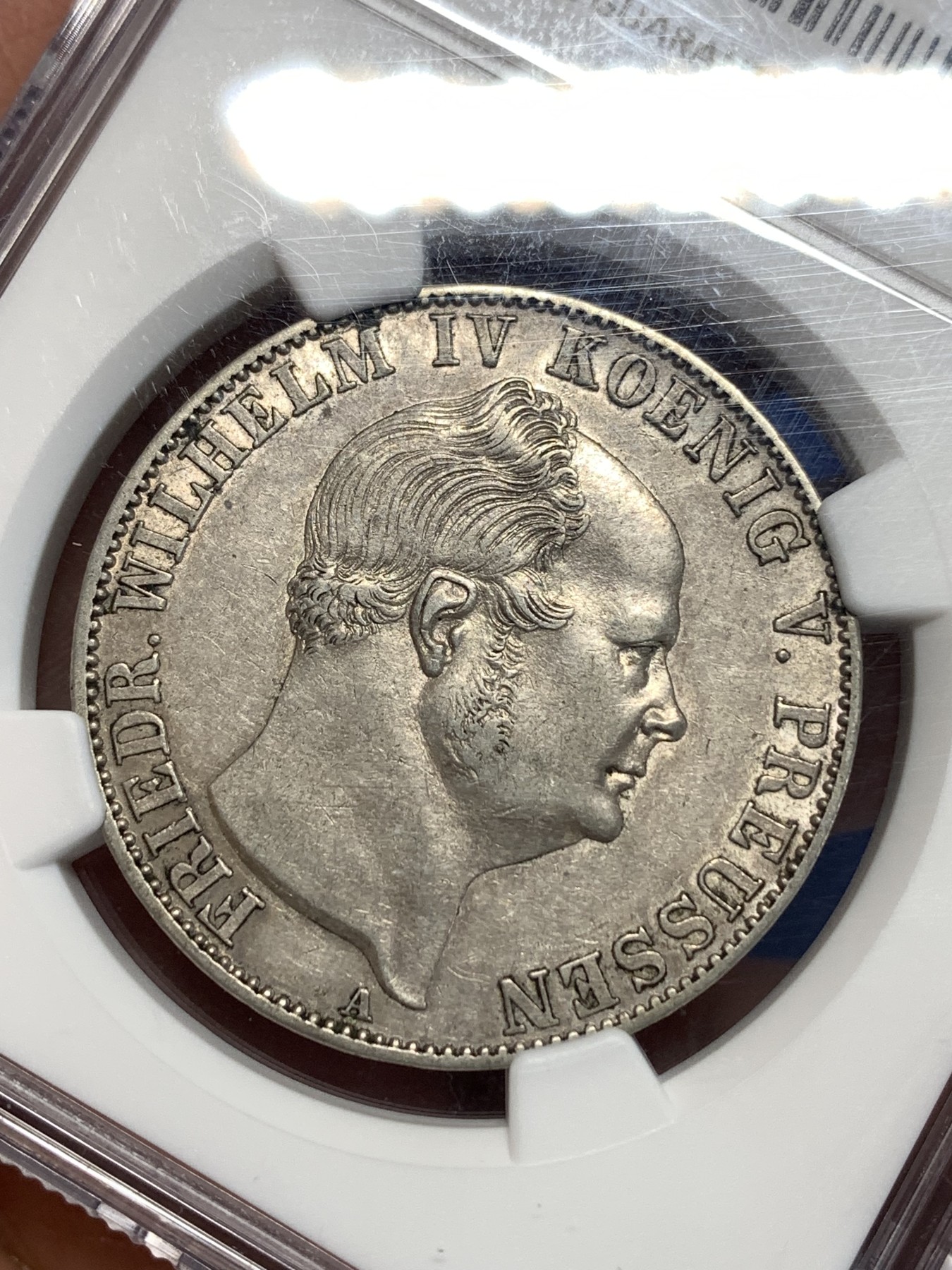 《竞宝斋》第257场-周日，周一 2场连拍 (全场包邮) NGC AU53德国1855年威廉四世洋葱头1泰勒银币 少见早期大版 带底光 细节保存挺好 严评