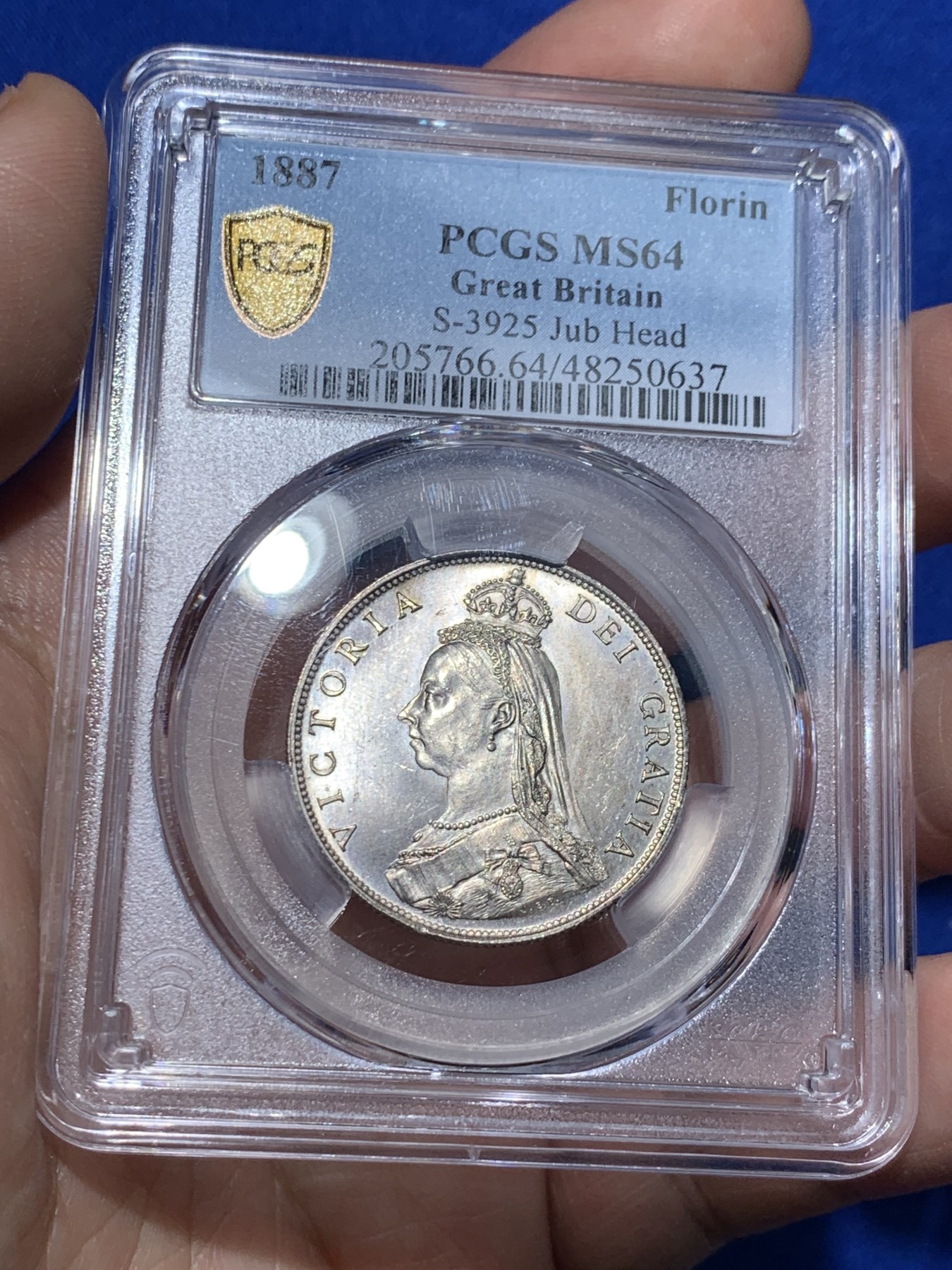 《竞宝斋》第257场-周日，周一 2场连拍 (全场包邮) PCGS MS64 英国1887年维多利亚女王高冠1佛罗林银币，超高分数，底板淡彩，非常适合自藏。
