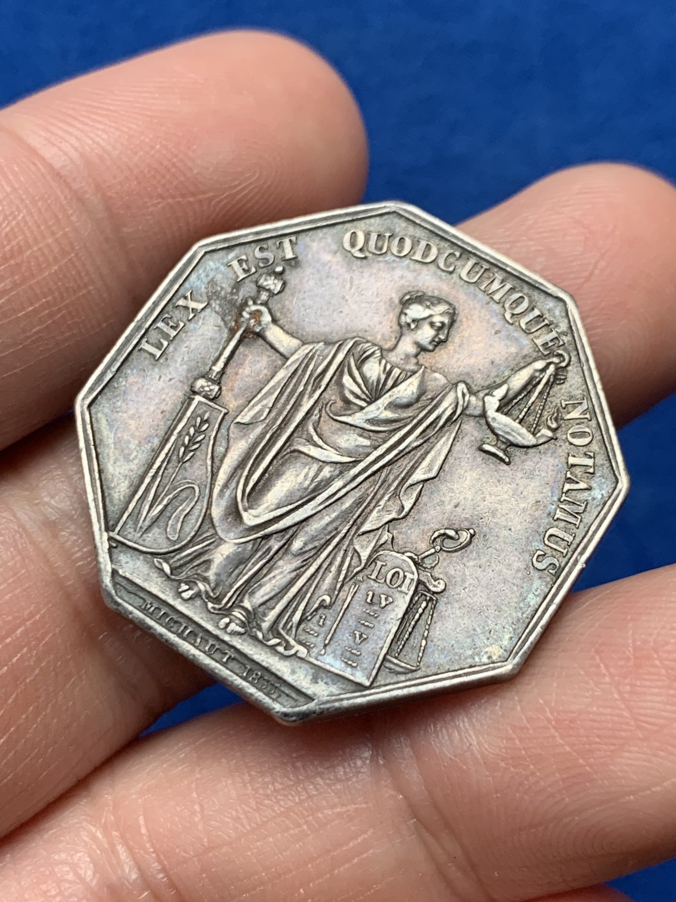 《竞宝斋》第257场-周日，周一 2场连拍 (全场包邮) 法国1832-1841马赛地区公证处八角银质代币，13.57g，31mm，神灯边铭