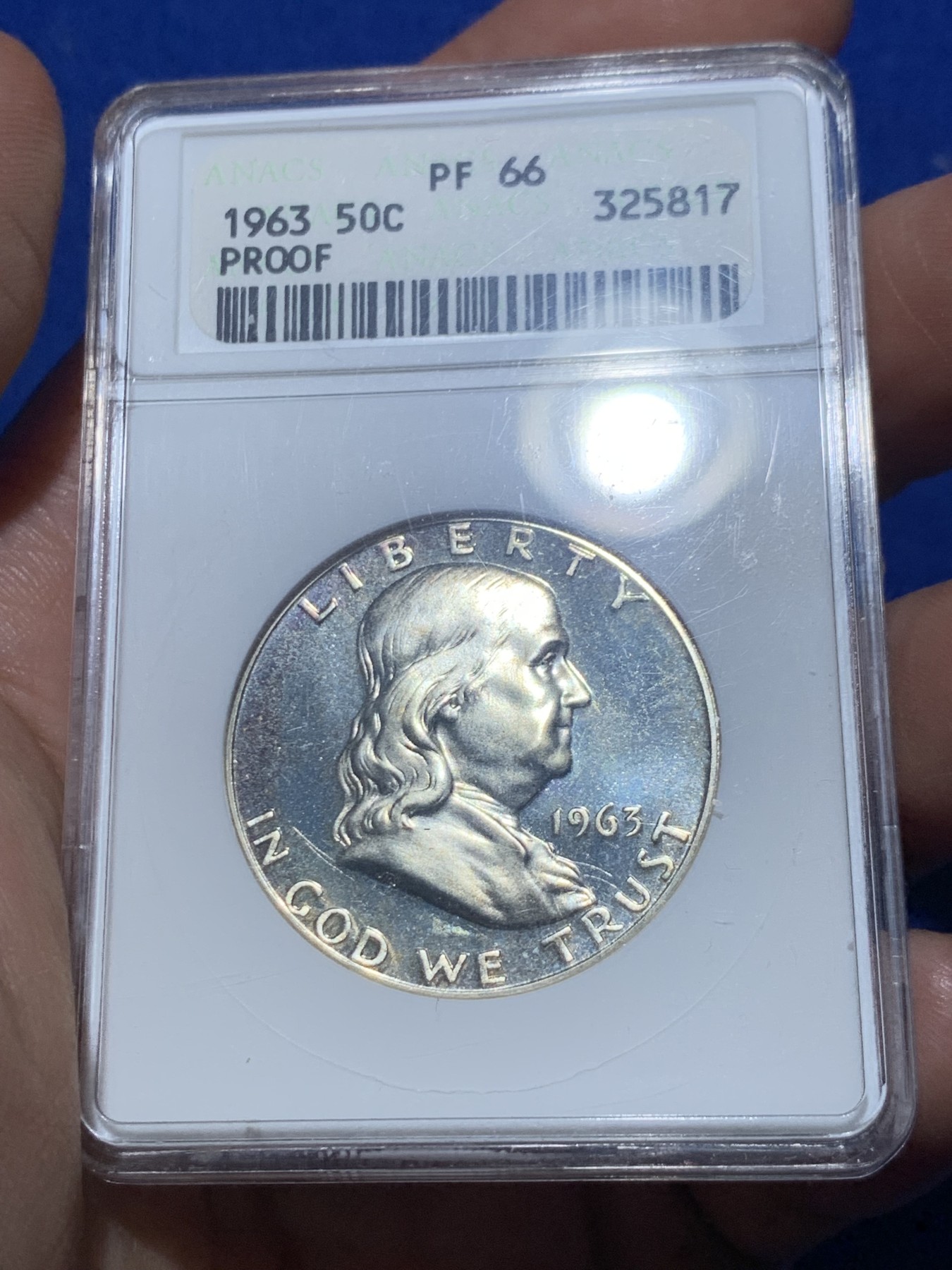 《竞宝斋》第257场-周日，周一 2场连拍 (全场包邮) ANACS PF66 美国1963年富兰克林半美元精制银币，绝版经典小白盒，PROOF精制币，币面清爽干净又漂亮，打制精美。小白盒距今近50年的历史，盒子本身就是古董级别的收藏品。
