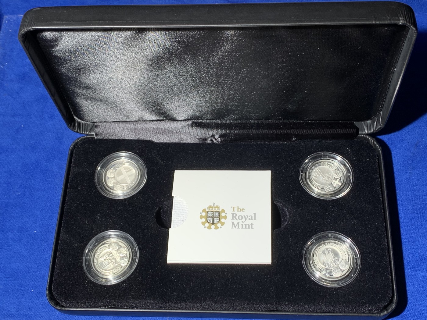 《竞宝斋》第257场-周日，周一 2场连拍 (全场包邮) 稀少的 2010&2011 英国 4个首都 精制银币 1英镑 盒证全 无雾化 无氧化