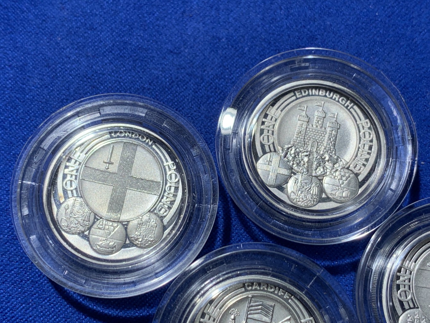 《竞宝斋》第257场-周日，周一 2场连拍 (全场包邮) 稀少的 2010&2011 英国 4个首都 精制银币 1英镑 盒证全 无雾化 无氧化