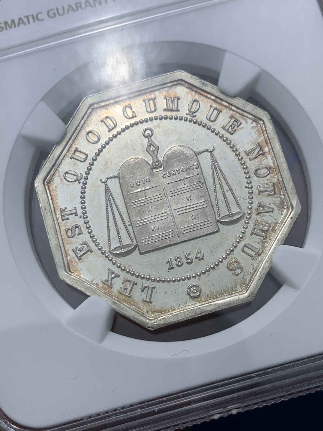 《竞宝斋》第257场-周日，周一 2场连拍 (全场包邮) NGC MS64 法国1854公证人八角银质代币 霜光很好的一枚