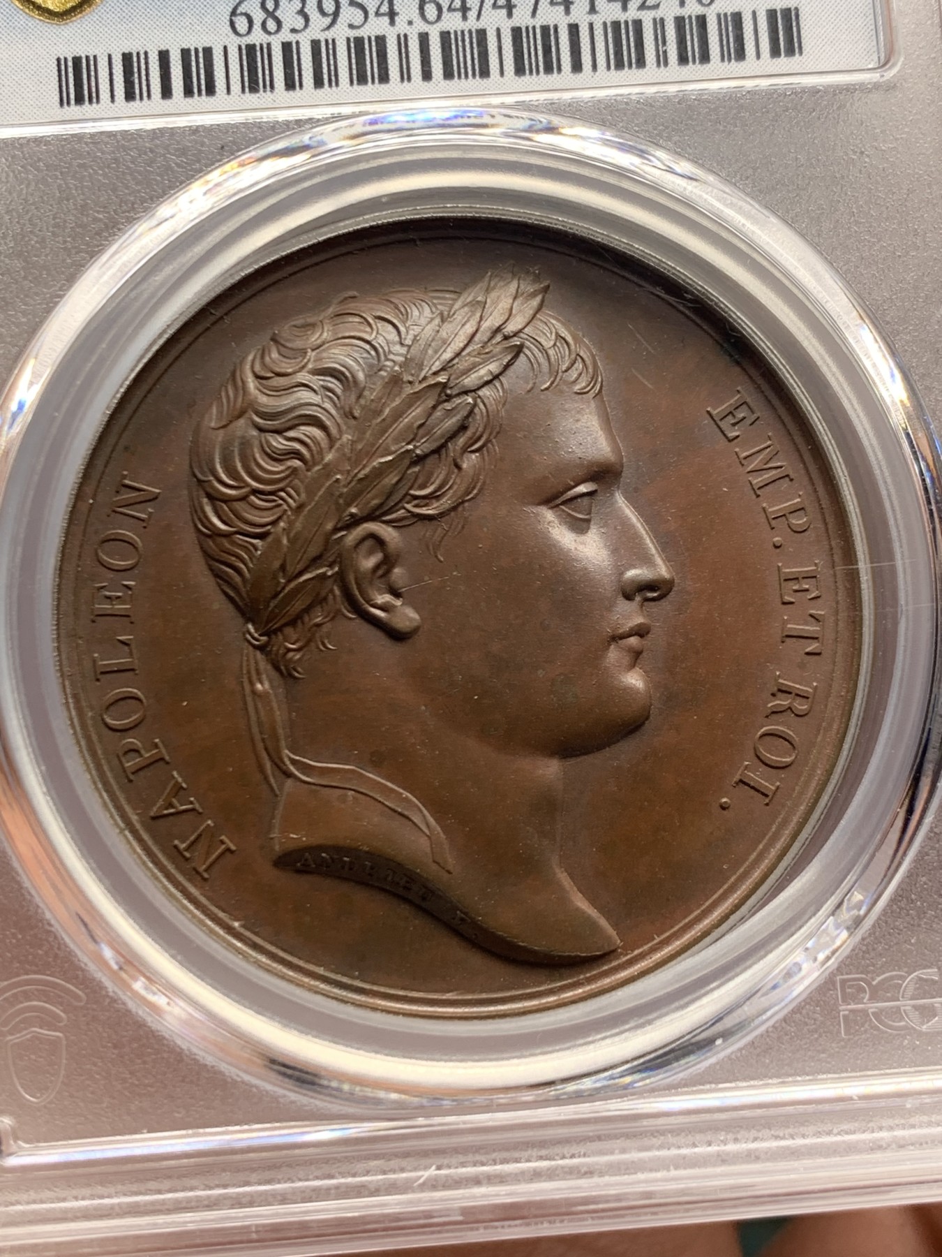 《竞宝斋》第257场-周日，周一 2场连拍 (全场包邮) PCGS SP64 亚军分 法国1805年拿破仑一世原铸医神铜章 医神阿斯克勒庇俄斯左手持缠绕着蛇的手杖 ，右手抚戴着斗篷的儿子康复之神泰勒夫鲁斯，他正为治疗疾病沉思，一条毒蛇悄悄地盘绕在他手杖上，他把蛇杀死后又出现一条毒蛇，口衔药草，使头一条死蛇得以复活，于是他的蛇杖成为医学的标志