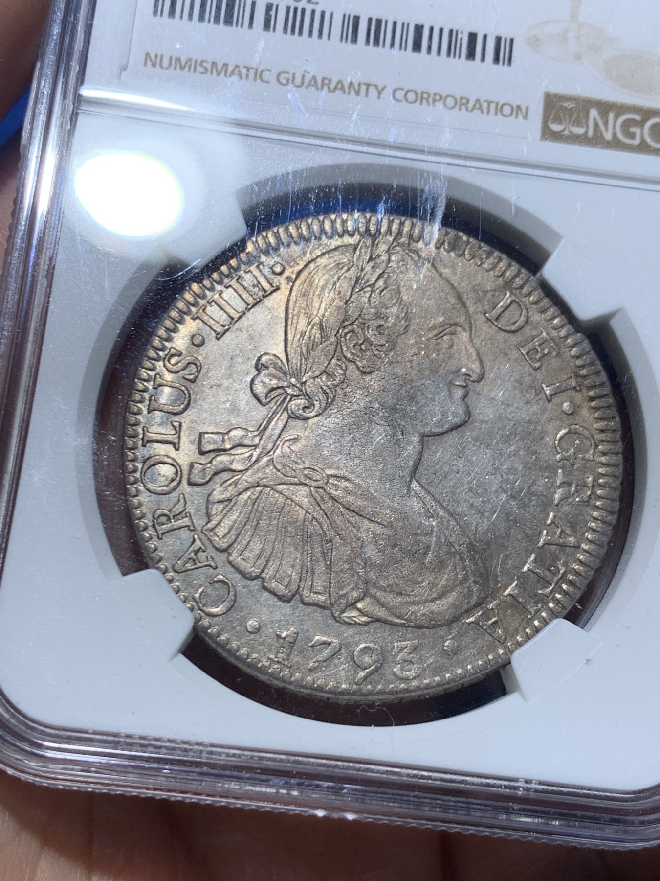 《竞宝斋》第257场-周日，周一 2场连拍 (全场包邮) NGC AU55 墨西哥1793年卡四8里亚尔双柱大银，卡洛斯四世。双面打制优异，细节俱在，状态上佳。1793早期年份少见，不是常见的后期版。