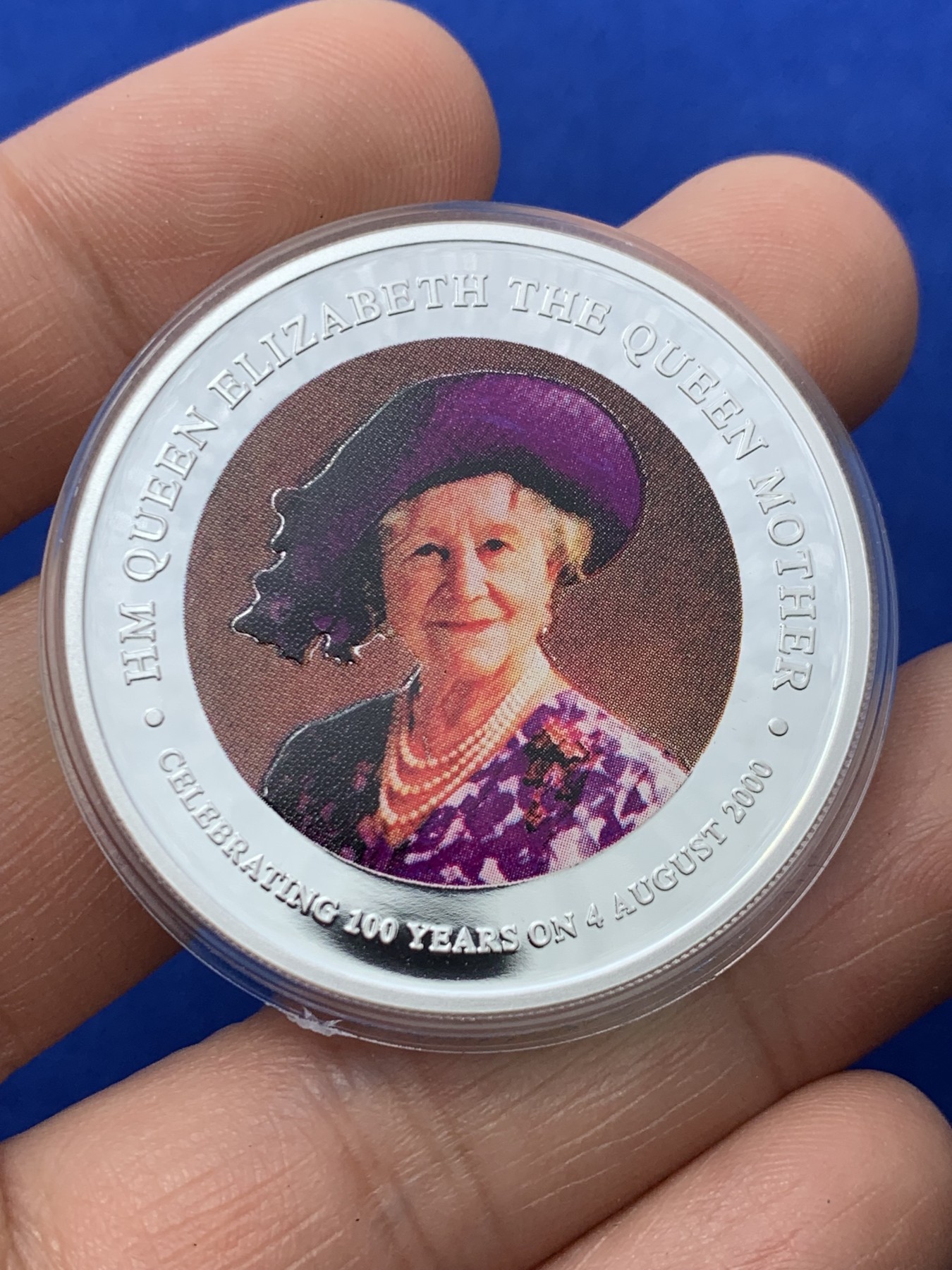 《竞宝斋》第257场-周日，周一 2场连拍 (全场包邮) 2000年库克岛女王1Dollar纪念银币 证书齐全 999银 31.6克