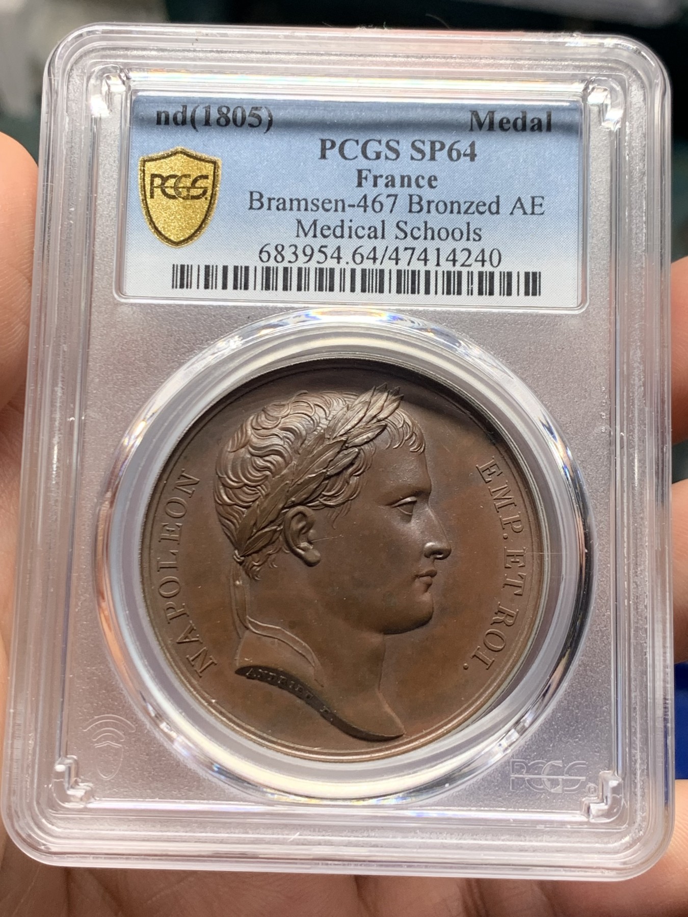 《竞宝斋》第257场-周日，周一 2场连拍 (全场包邮) PCGS SP64 亚军分 法国1805年拿破仑一世原铸医神铜章 医神阿斯克勒庇俄斯左手持缠绕着蛇的手杖 ，右手抚戴着斗篷的儿子康复之神泰勒夫鲁斯，他正为治疗疾病沉思，一条毒蛇悄悄地盘绕在他手杖上，他把蛇杀死后又出现一条毒蛇，口衔药草，使头一条死蛇得以复活，于是他的蛇杖成为医学的标志