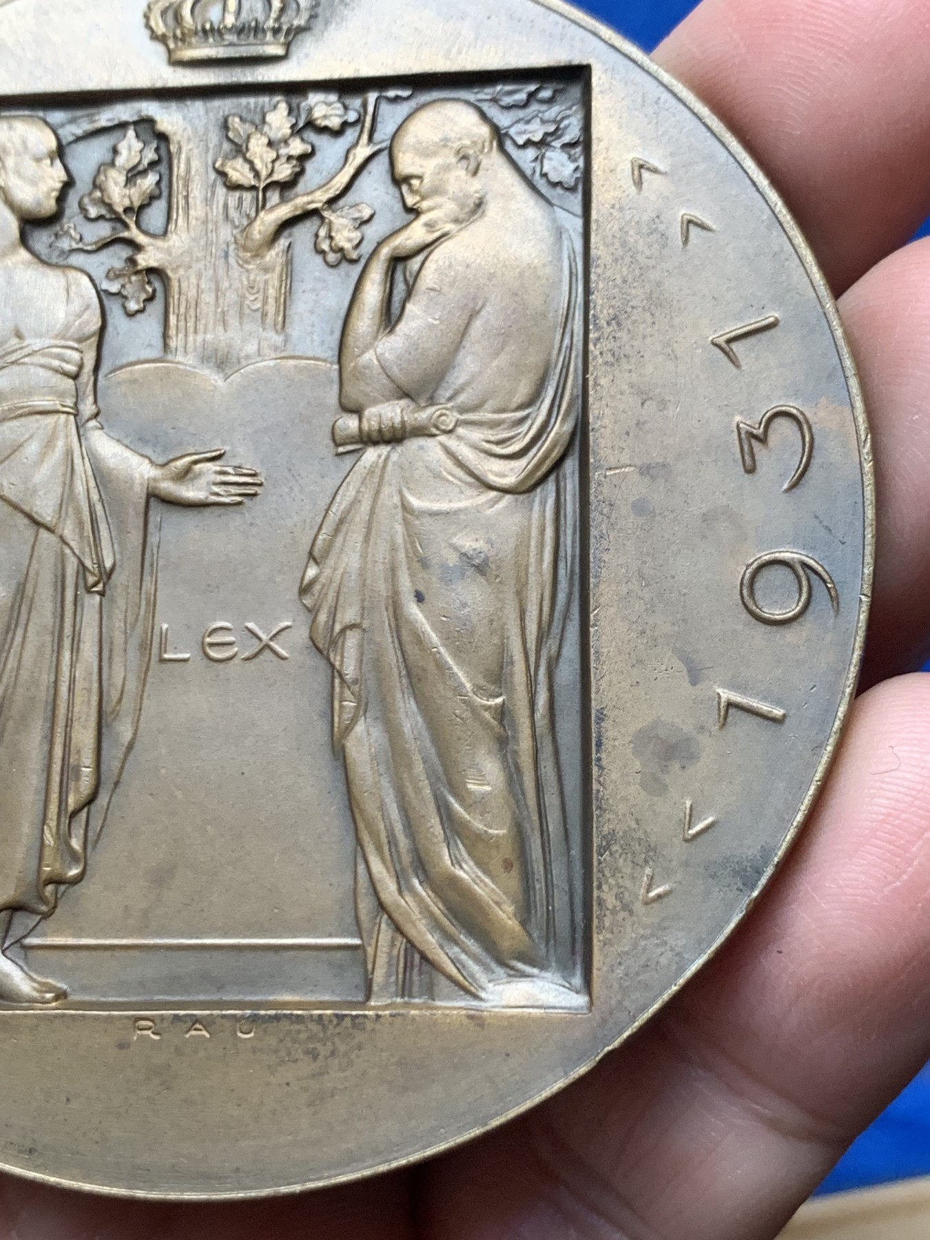 《竞宝斋》第257场-周日，周一 2场连拍 (全场包邮) 比利时1931元老院百年纪念章 70.8mm 138.2g