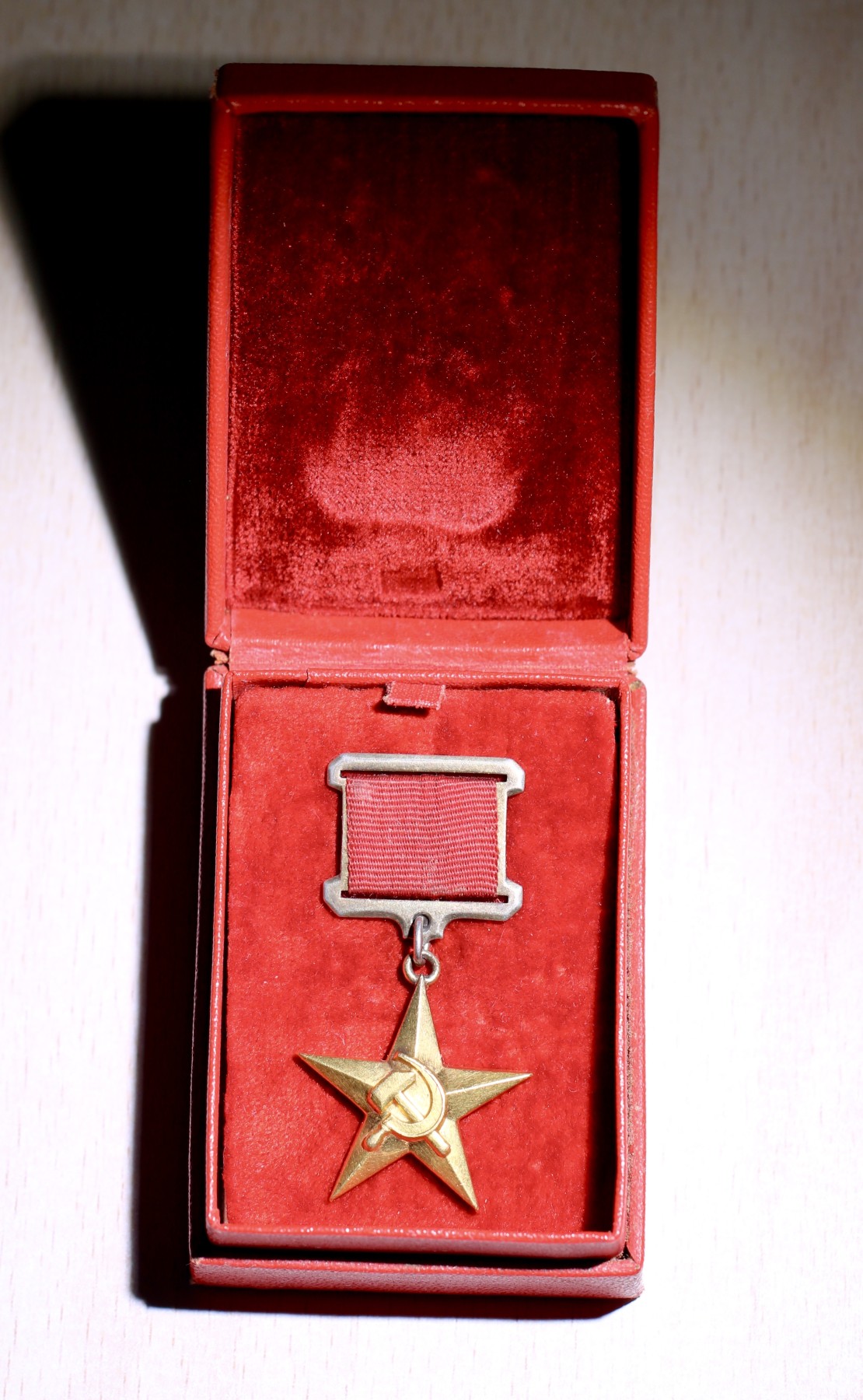 大猫徽章拍卖第245期  苏联劳动金星 原盒