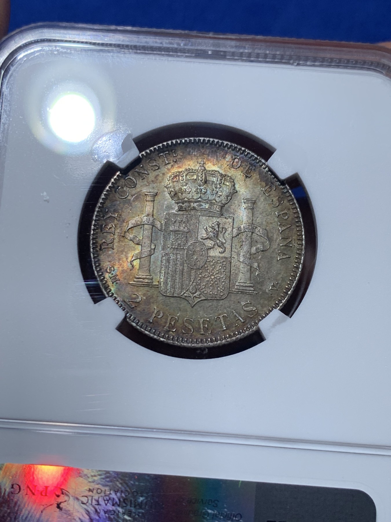 《竞宝斋》第257场-周日，周一 2场连拍 (全场包邮) NGC MS62 西班牙1905阿方索十三世2比塞塔银币 盒子左上角轻微裂痕