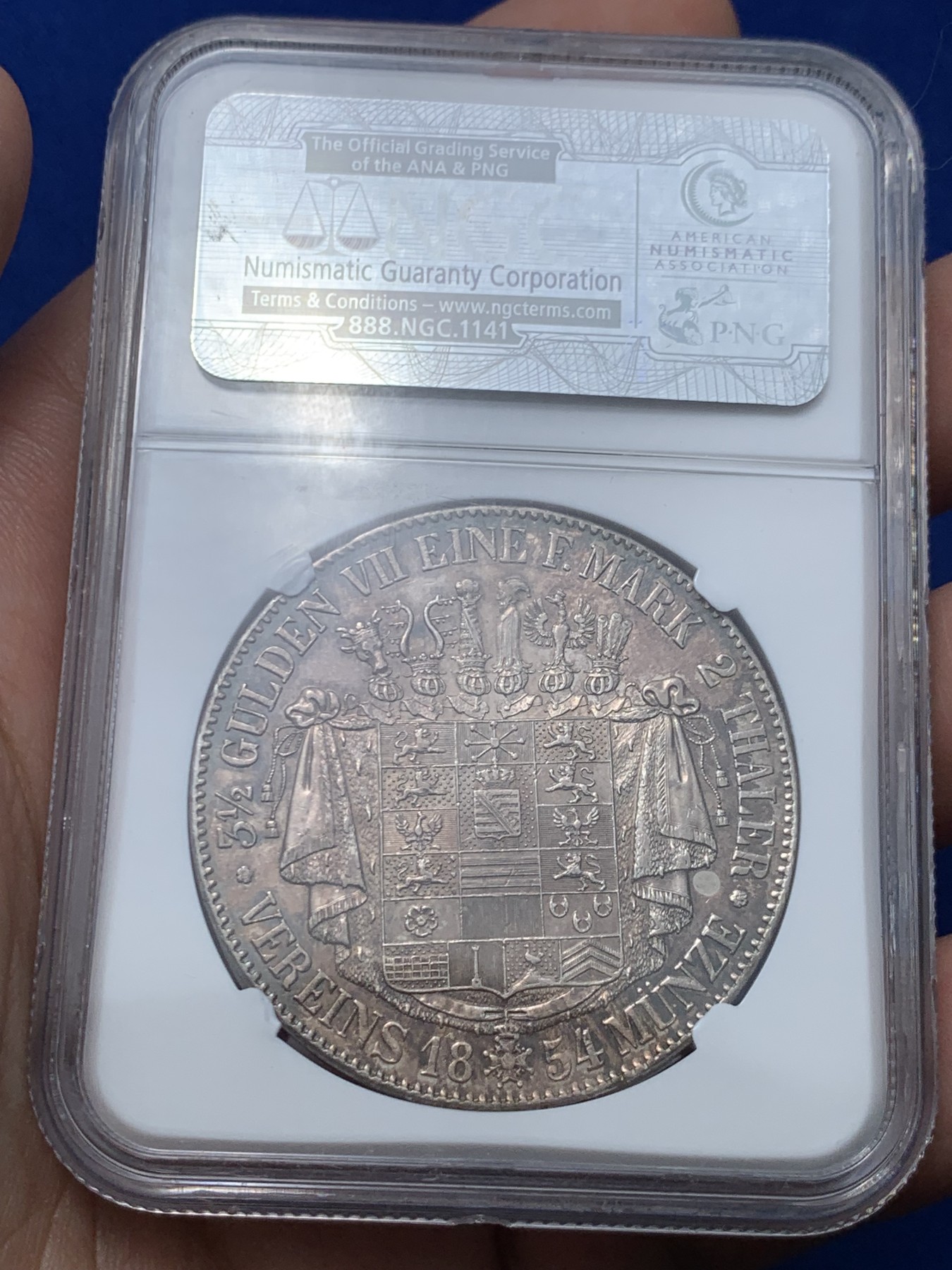 《竞宝斋》第257场-周日，周一 2场连拍 (全场包邮) NGC AU58 德国 萨克森 梅宁根 1854年 2泰勒 发行时间仅2年 此年份发行量仅14000枚 37克规格的窗帘大银币 五彩包浆，状态非常难得