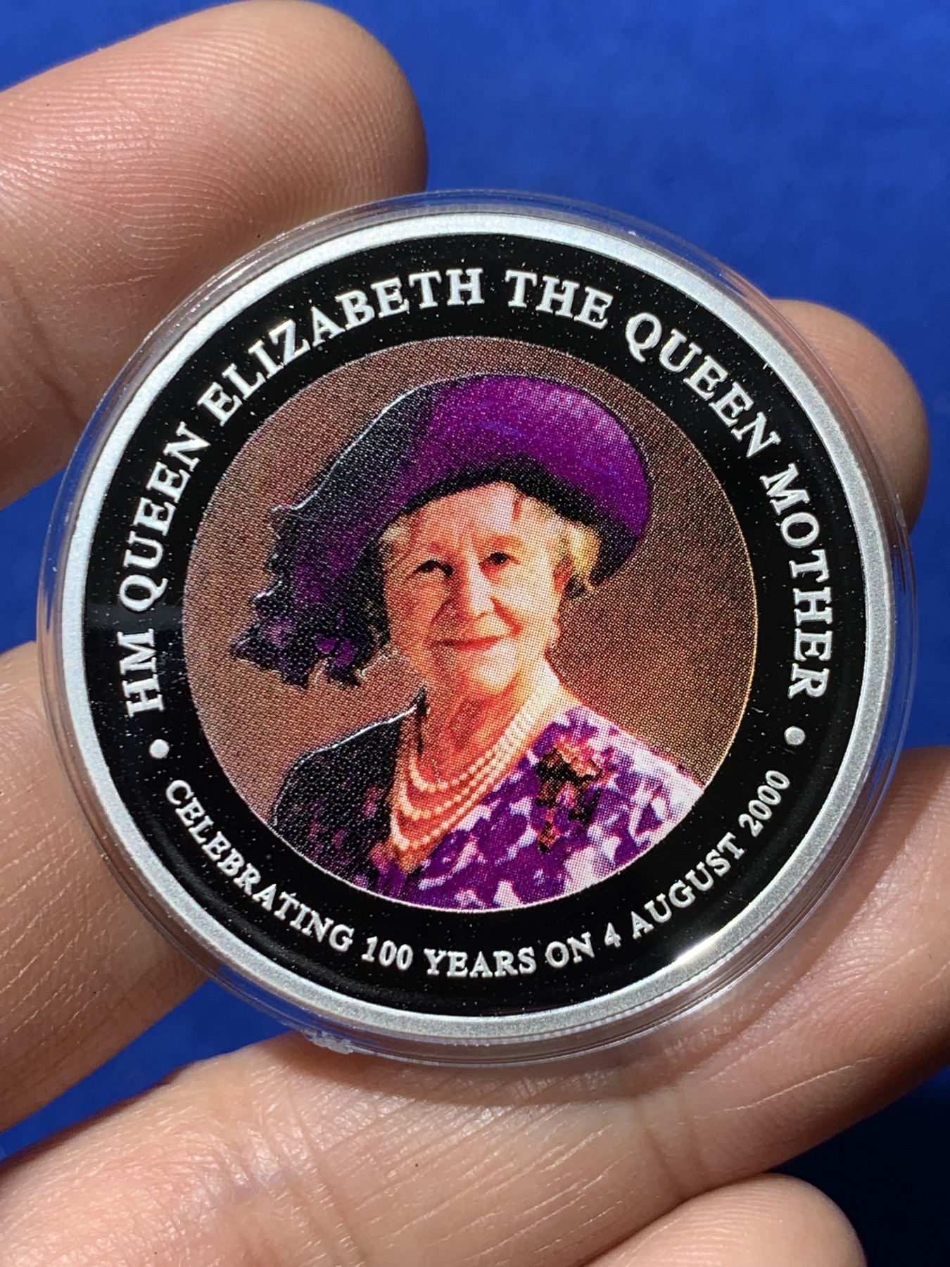 《竞宝斋》第257场-周日，周一 2场连拍 (全场包邮) 2000年库克岛女王1Dollar纪念银币 证书齐全 999银 31.6克