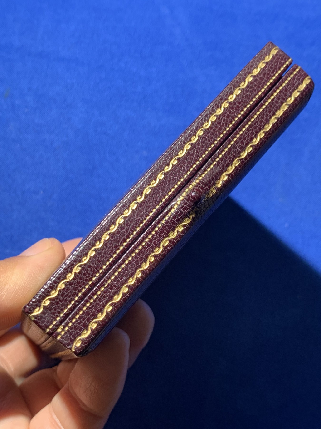 《竞宝斋》第257场-周日，周一 2场连拍 (全场包邮) 法百1900年法国法兰西银行百年纪念银章，直径68mm ，原盒。O.Roty大师名誉品，边铭2ARGENT