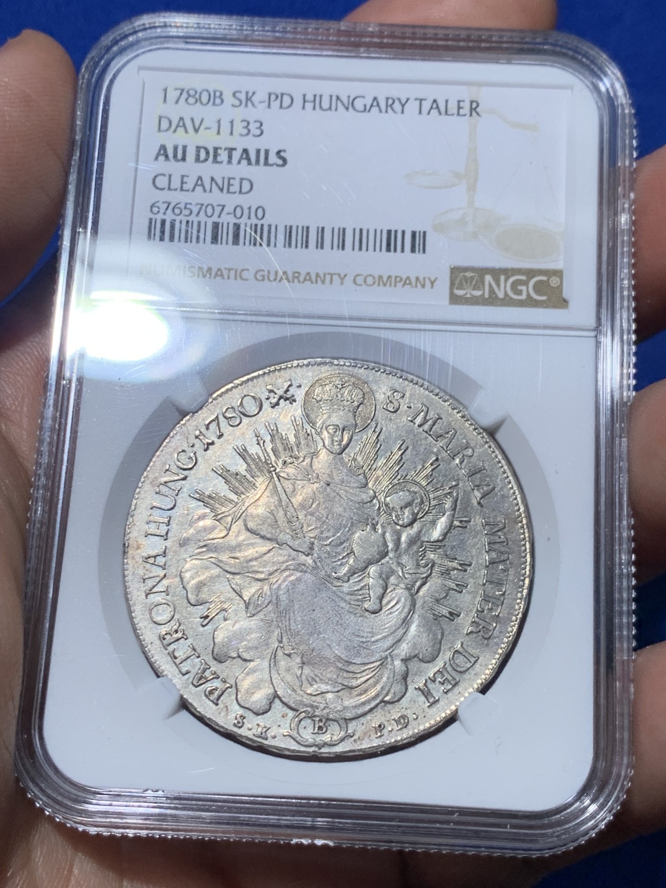 《竞宝斋》第257场-周日，周一 2场连拍 (全场包邮) NGC AU92 奥地利1780年圣母抱婴1泰勒，克雷姆尼察厂，细节保存很好，欧洲V.L拍卖Auction22,lot314原物。裸币371.7欧