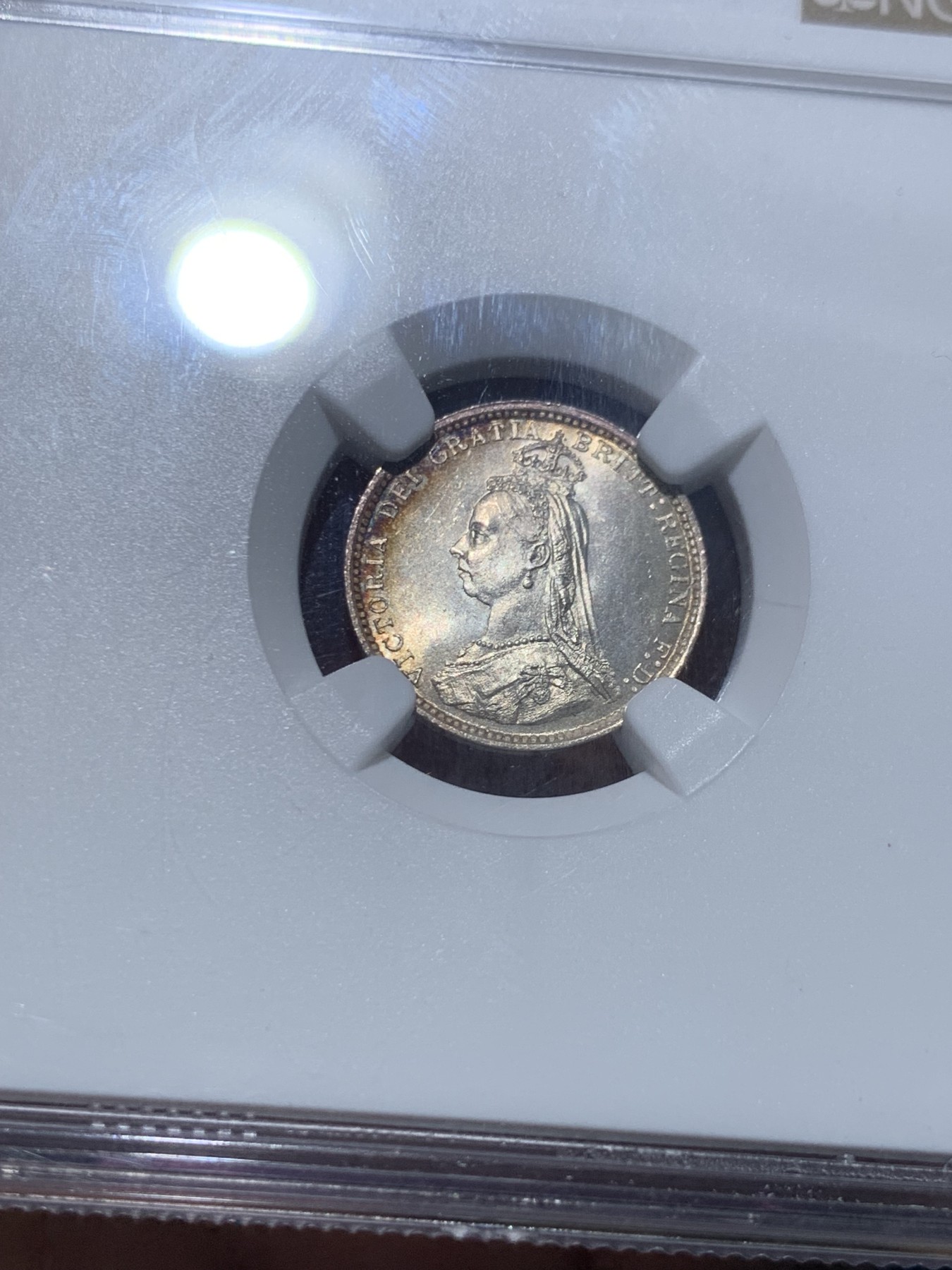 《竞宝斋》第257场-周日，周一 2场连拍 (全场包邮) NGC MS64 英国 1887年 维多利亚 3便士 银币 好彩