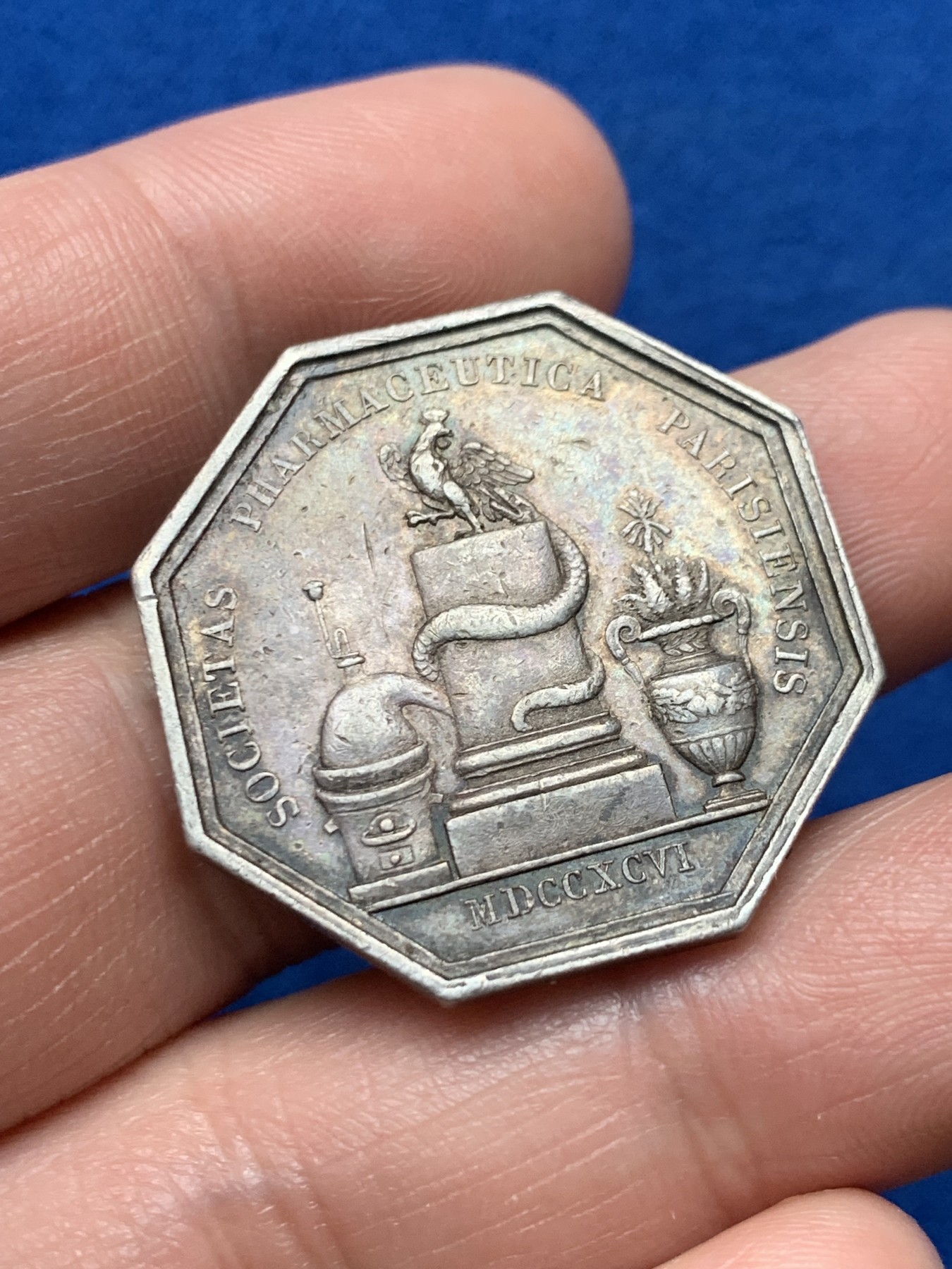 《竞宝斋》第257场-周日，周一 2场连拍 (全场包邮) 法国塞纳河药剂师八角银质代币，12.10g，30.5mm，1832年之前无边铭