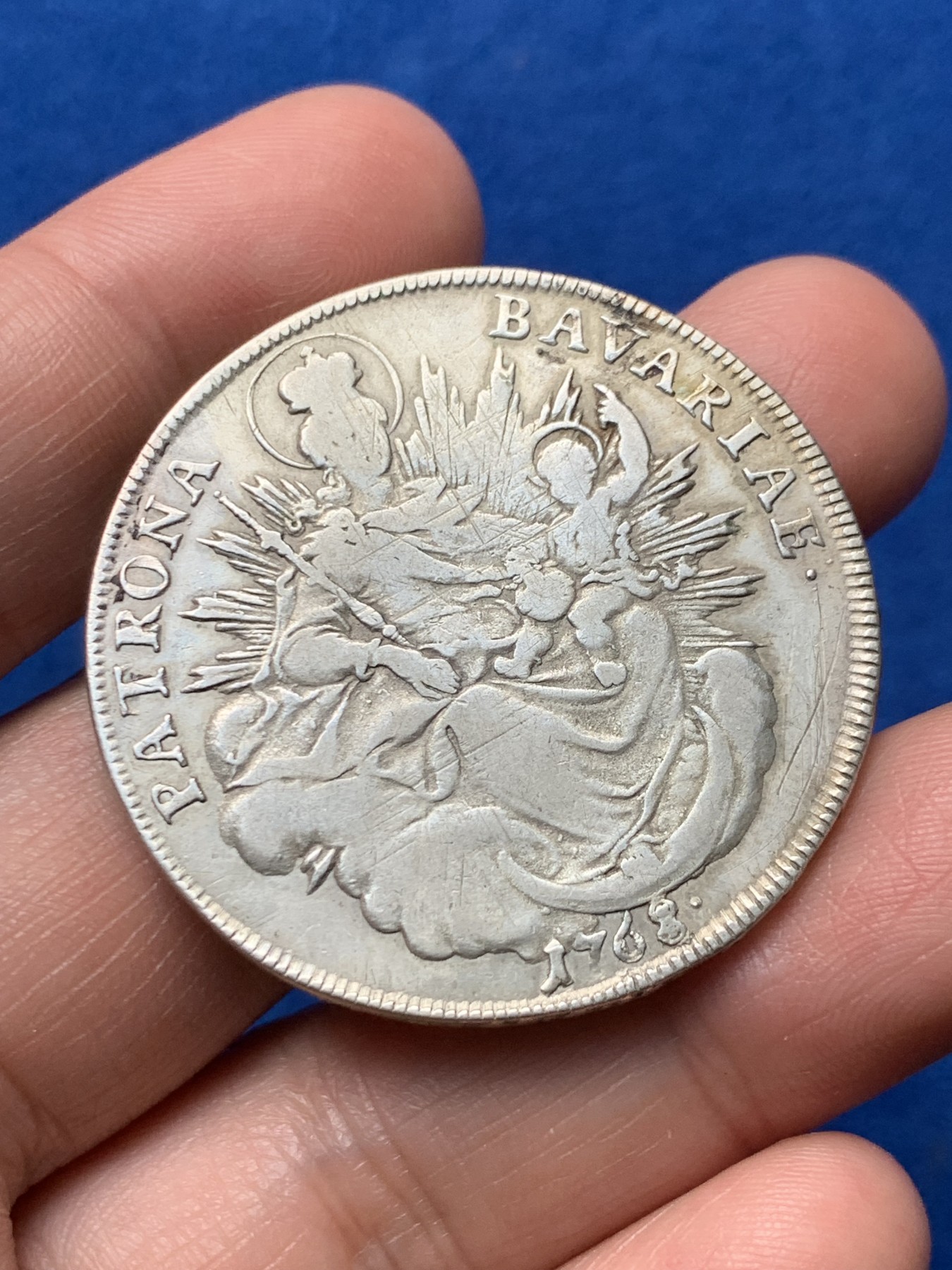 《竞宝斋》第257场-周日，周一 2场连拍 (全场包邮) 德国1768年巴伐利亚圣母抱婴泰勒大银币 马克西米利安三世 慕尼黑造币厂 细节见图