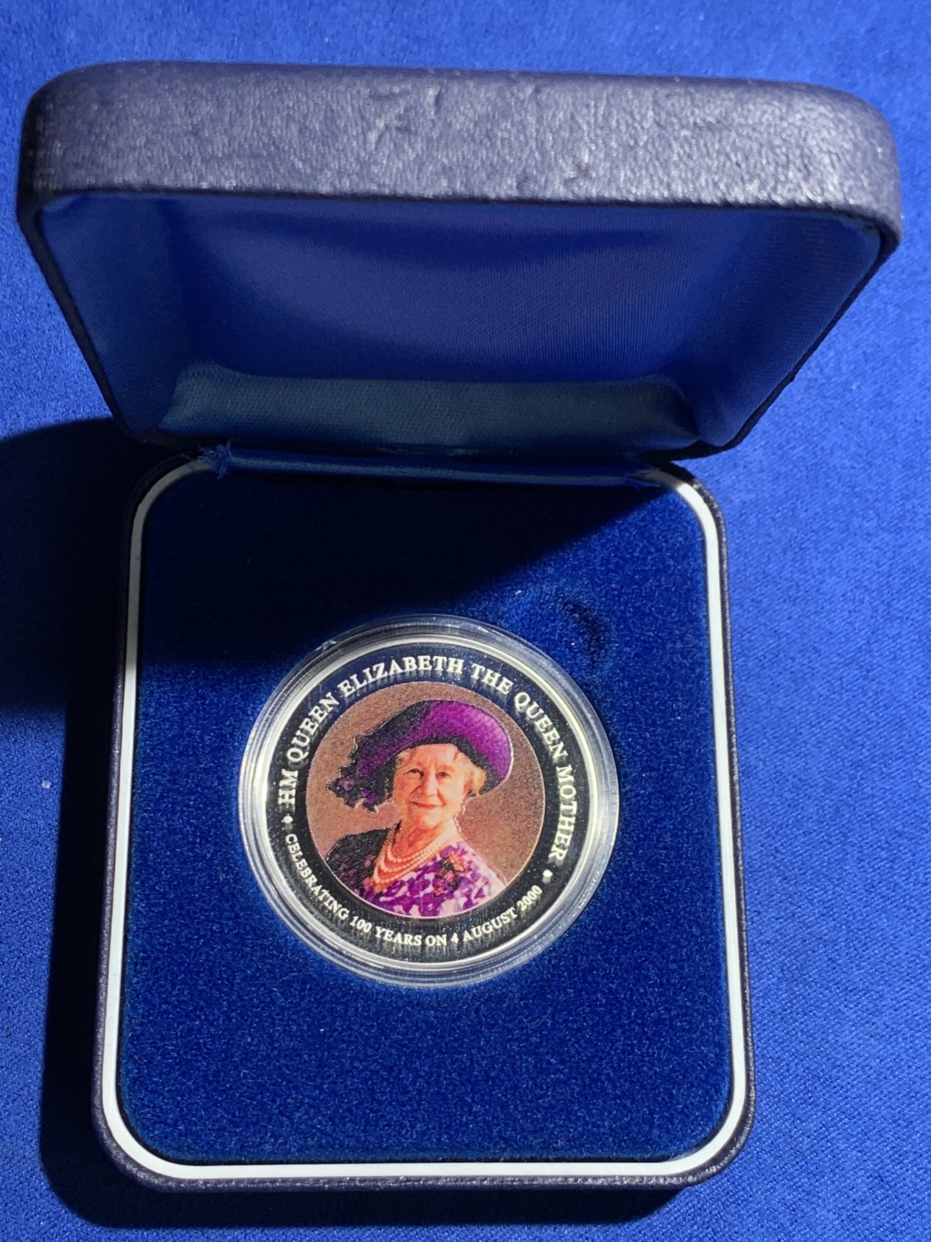 《竞宝斋》第257场-周日，周一 2场连拍 (全场包邮) 2000年库克岛女王1Dollar纪念银币 证书齐全 999银 31.6克