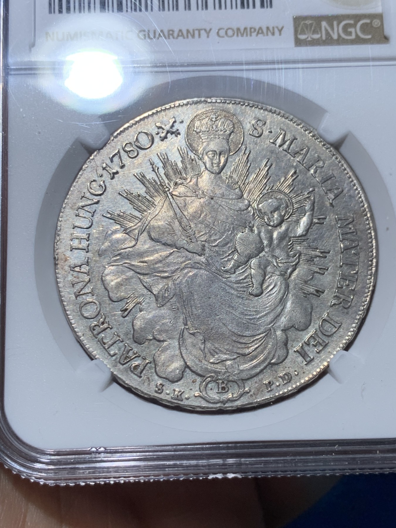 《竞宝斋》第257场-周日，周一 2场连拍 (全场包邮) NGC AU92 奥地利1780年圣母抱婴1泰勒，克雷姆尼察厂，细节保存很好，欧洲V.L拍卖Auction22,lot314原物。裸币371.7欧