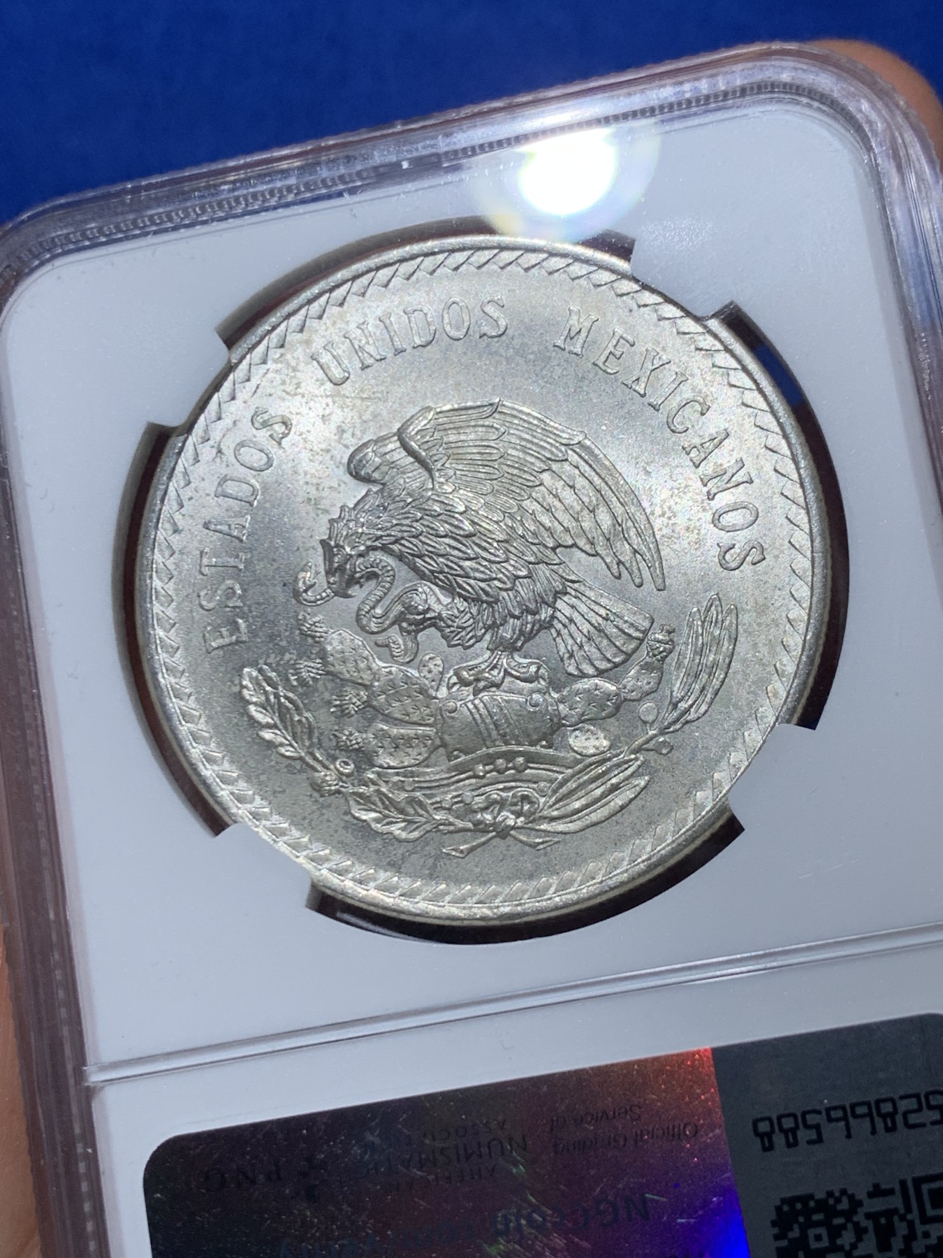 《竞宝斋》第257场-周日，周一 2场连拍 (全场包邮) NGC MS64 墨西哥1948年玛雅人5比索大银币 超级丝滑的一枚