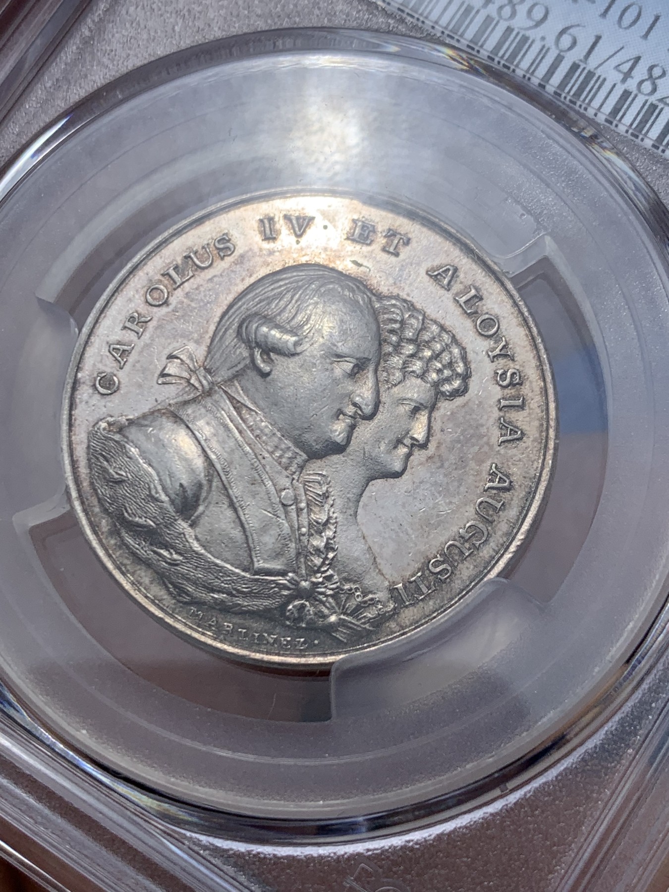 《竞宝斋》第257场-周日，周一 2场连拍 (全场包邮) PCGS MS61 西班牙1789年查理四世加冕宣言章，非常稀少，西系钱币玩家不可或缺的品种。纪念其索里亚宣布查理为国王，正面为查尔斯和玛丽亚·路易莎，背面为西班牙的拟人化身。
