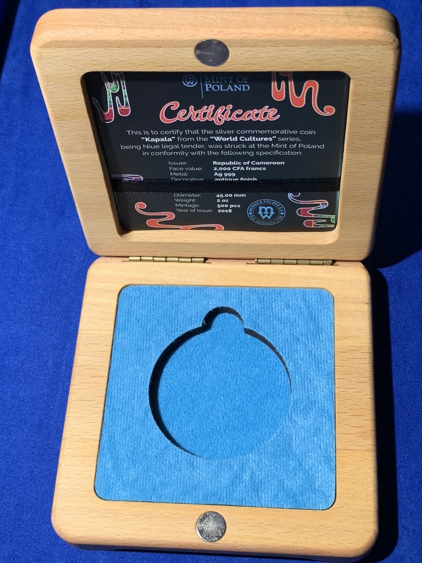 《竞宝斋》第257场-周日，周一 2场连拍 (全场包邮) NGC PF70 喀麦隆2018卡帕拉头盖镶嵌绿松石 2盎司 银币 131 盒证齐全 镶嵌工艺 世界文化系列首枚