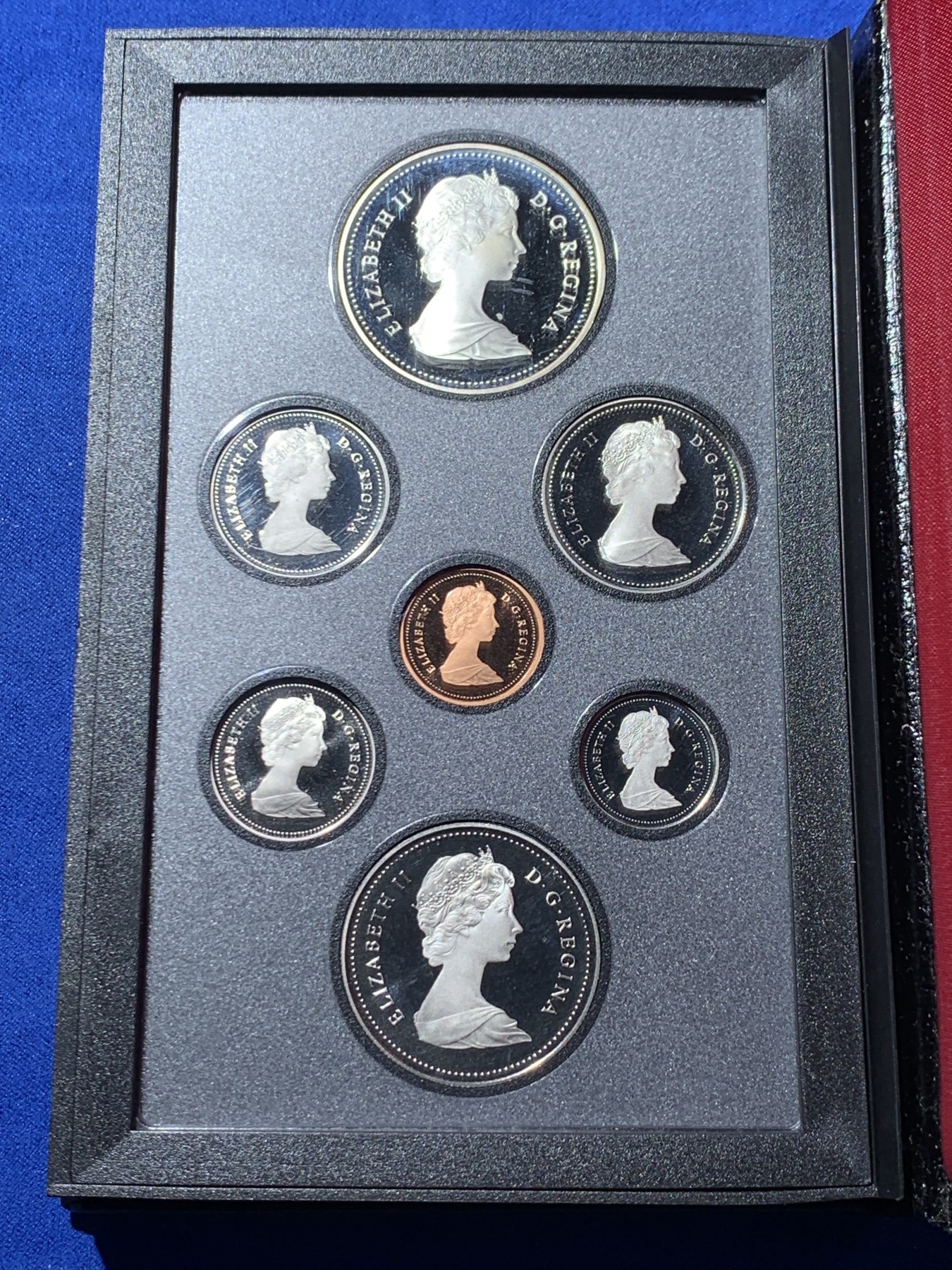 《竞宝斋》第257场-周日，周一 2场连拍 (全场包邮) 加拿大1984年套币 含大银币一枚