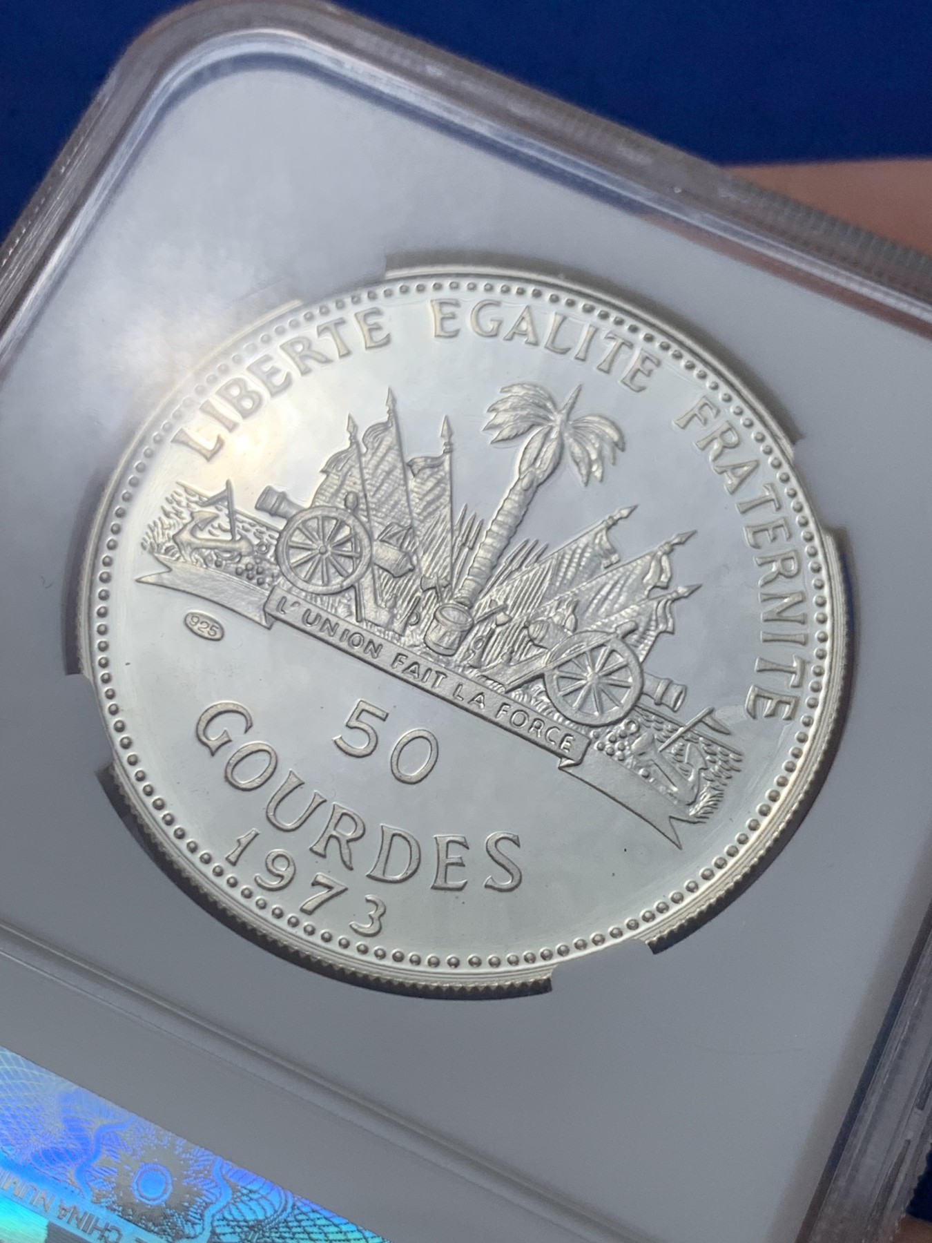 《竞宝斋》第257场-周日，周一 2场连拍 (全场包邮) CNCS PF68 海地1973年吹海螺的少女50古德精制银币 （老精稀收藏品，裸币市价1000+）