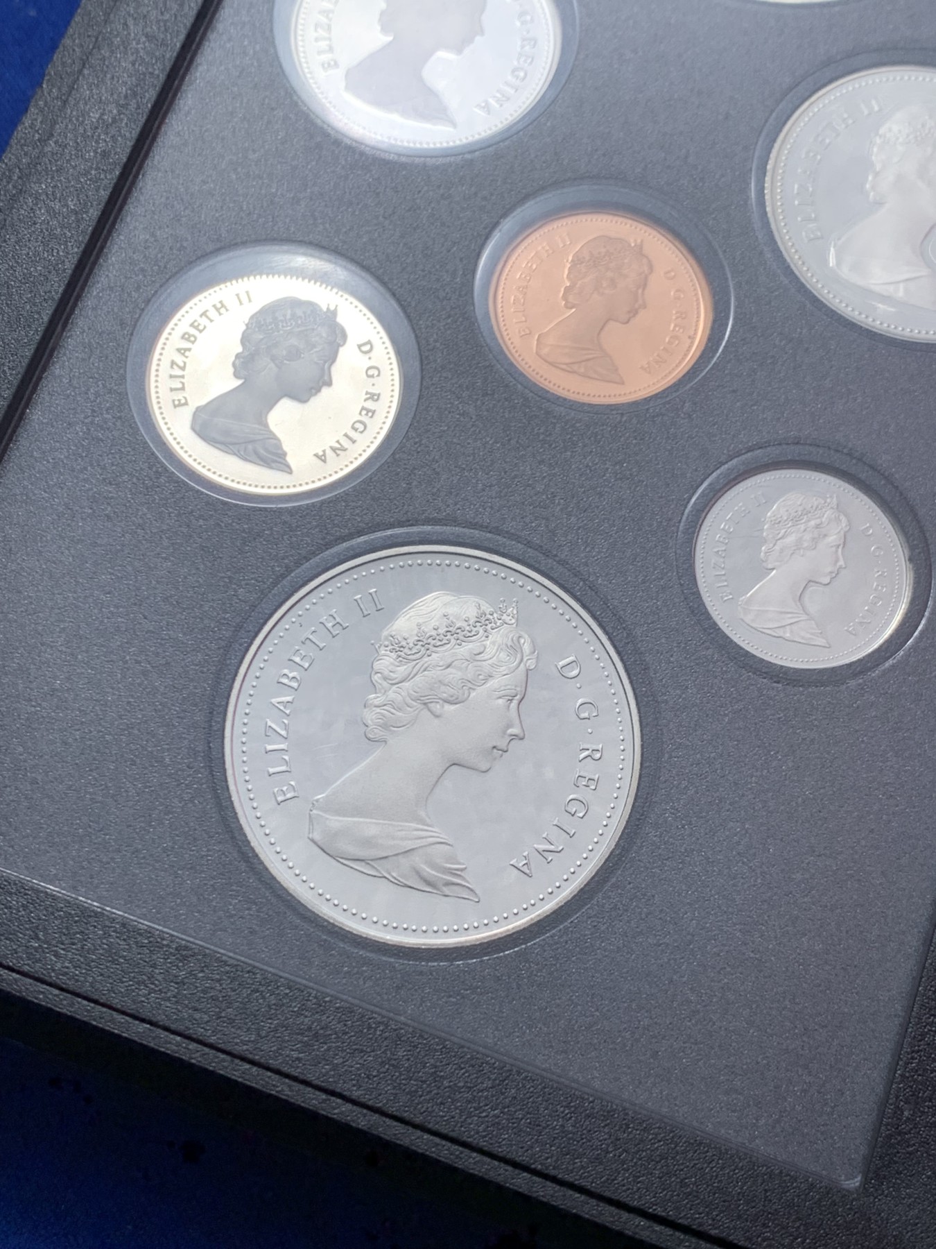 《竞宝斋》第257场-周日，周一 2场连拍 (全场包邮) 加拿大1984年套币 含大银币一枚