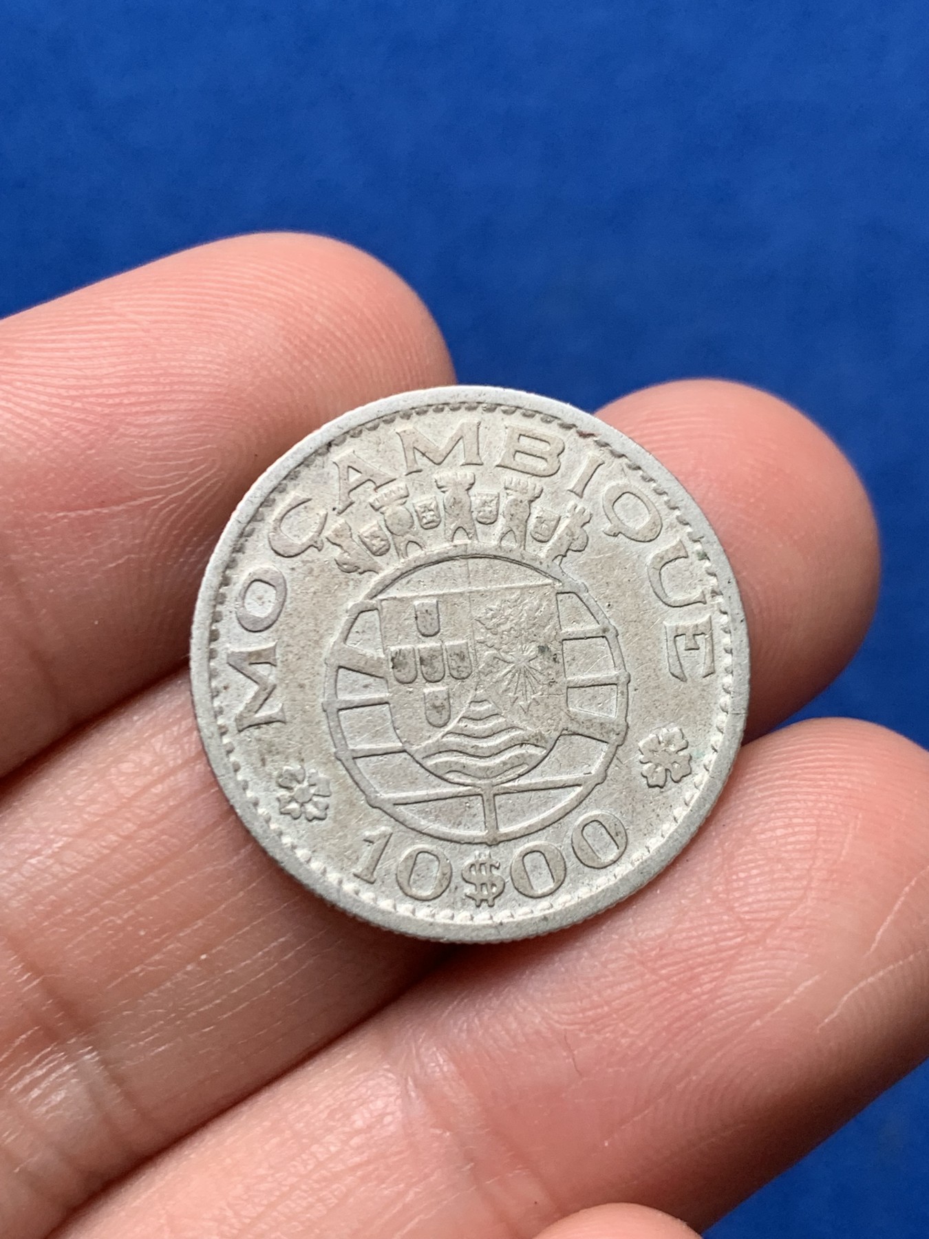 《竞宝斋》第257场-周日，周一 2场连拍 (全场包邮) 1954年葡属莫桑比克10E银币