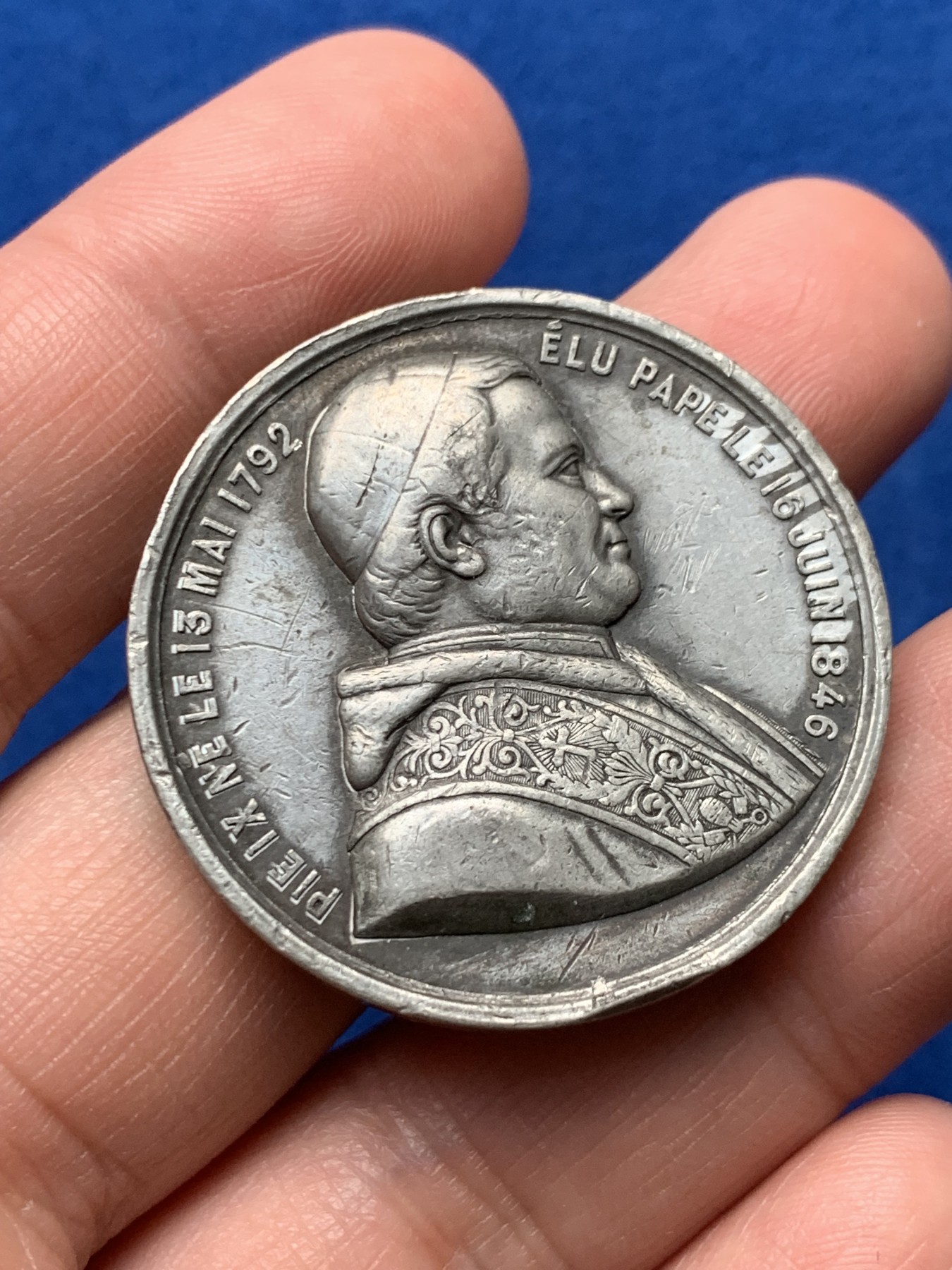 《竞宝斋》第257场-周日，周一 2场连拍 (全场包邮) 梵蒂冈1846年庇护九世当选教皇锡制纪念章，22.72g，37mm