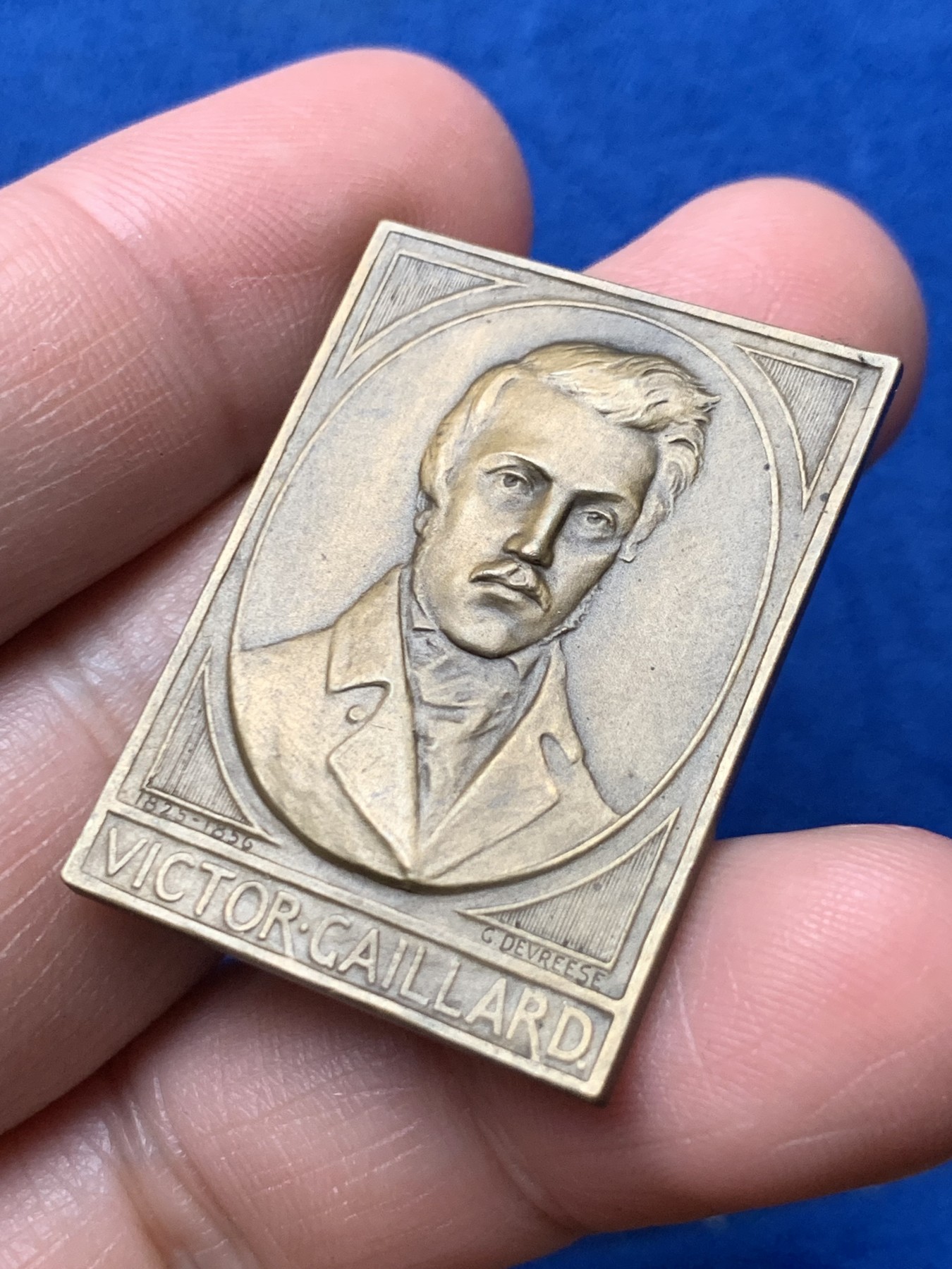 《竞宝斋》第257场-周日，周一 2场连拍 (全场包邮) 比利时1909钱币学会纪念方章 26.3*35.4mm 14.7g