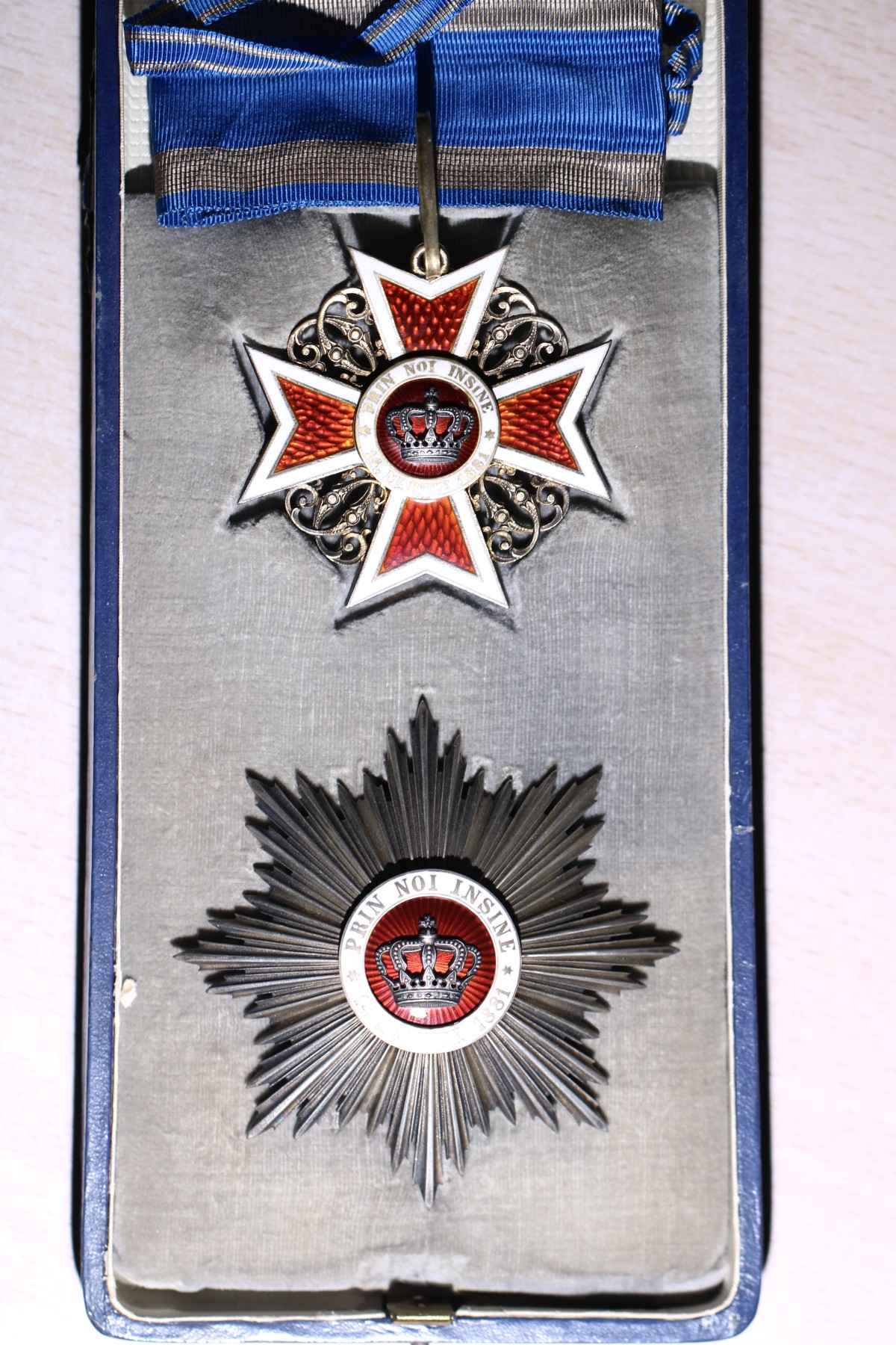 大猫徽章拍卖第245期  罗马尼亚大军官级王冠勋章