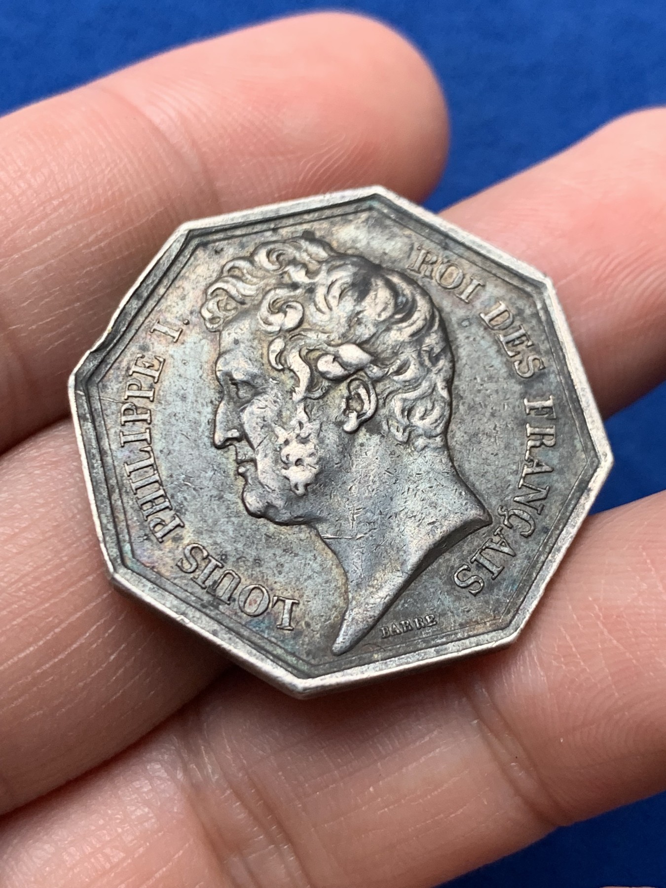 《竞宝斋》第257场-周日，周一 2场连拍 (全场包邮) 法国巴约纳商会八角银质代币，,12.95g，30.6mm，油灯边铭，早期品种，细节见图