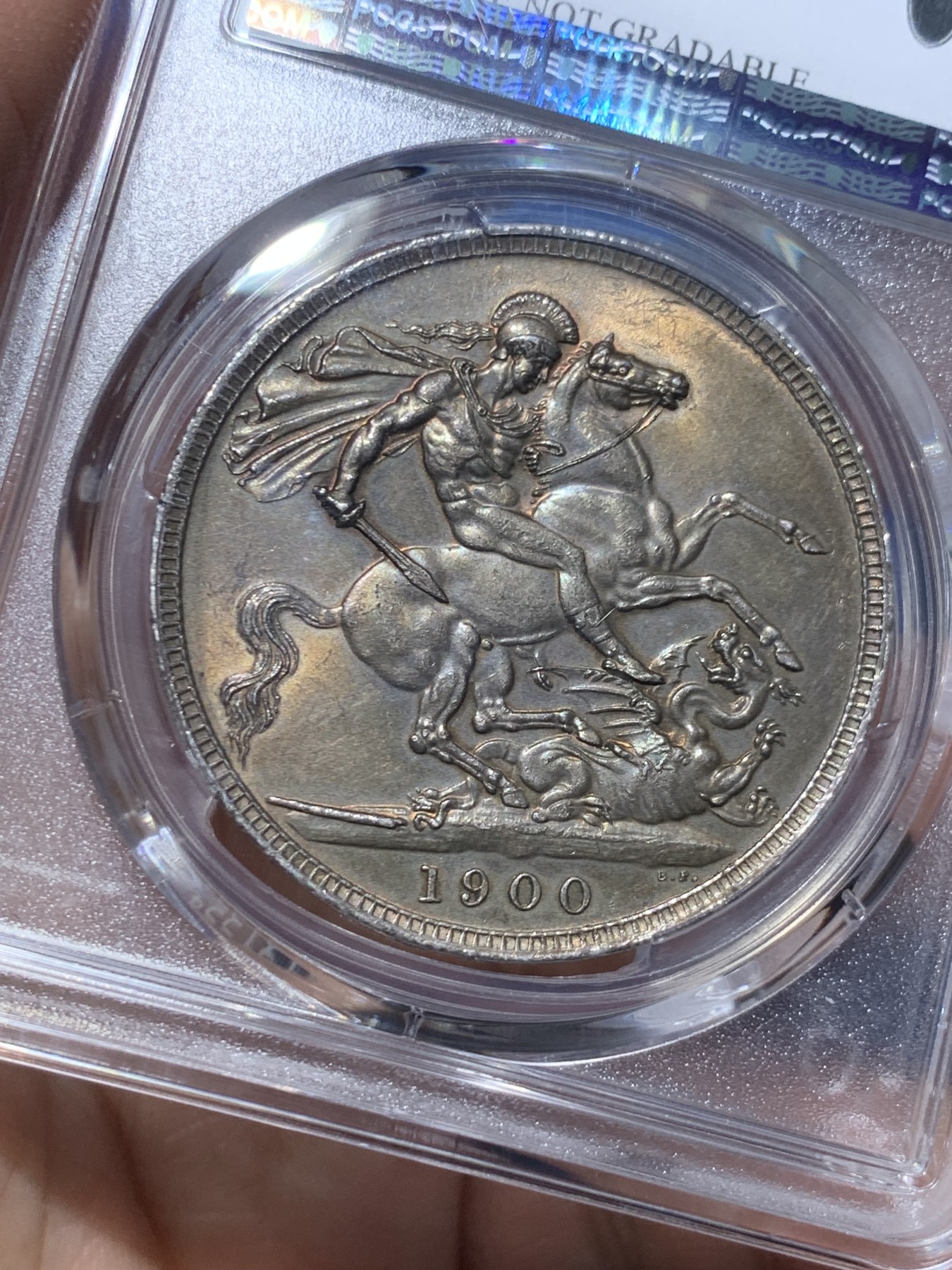 《竞宝斋》第257场-周日，周一 2场连拍 (全场包邮) PCGS UNC92 英国1900年维多利亚披纱马剑 少见LXIII边铭 比LXIV难得多 高分很贵 香槟彩车轮光 没分太可惜了