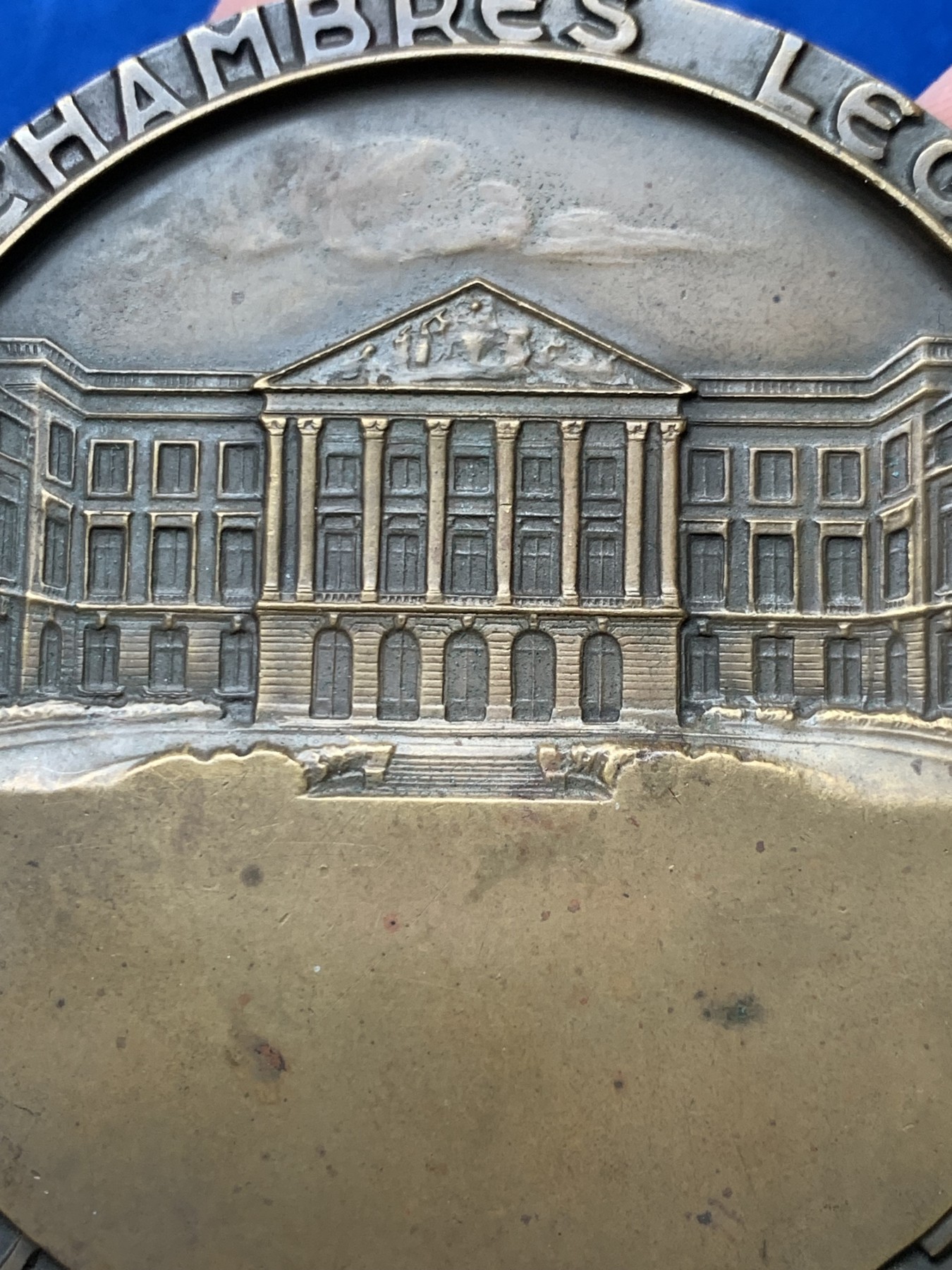 《竞宝斋》第257场-周日，周一 2场连拍 (全场包邮) 比利时1931元老院百年纪念章 70.8mm 138.2g