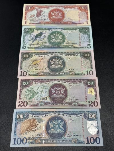 《外钞收藏家》第三百五十六期（美洲纸币专场） - 特立尼达和多巴哥2002年1/5/10/20/100元，套币5枚全（P41-45）全新