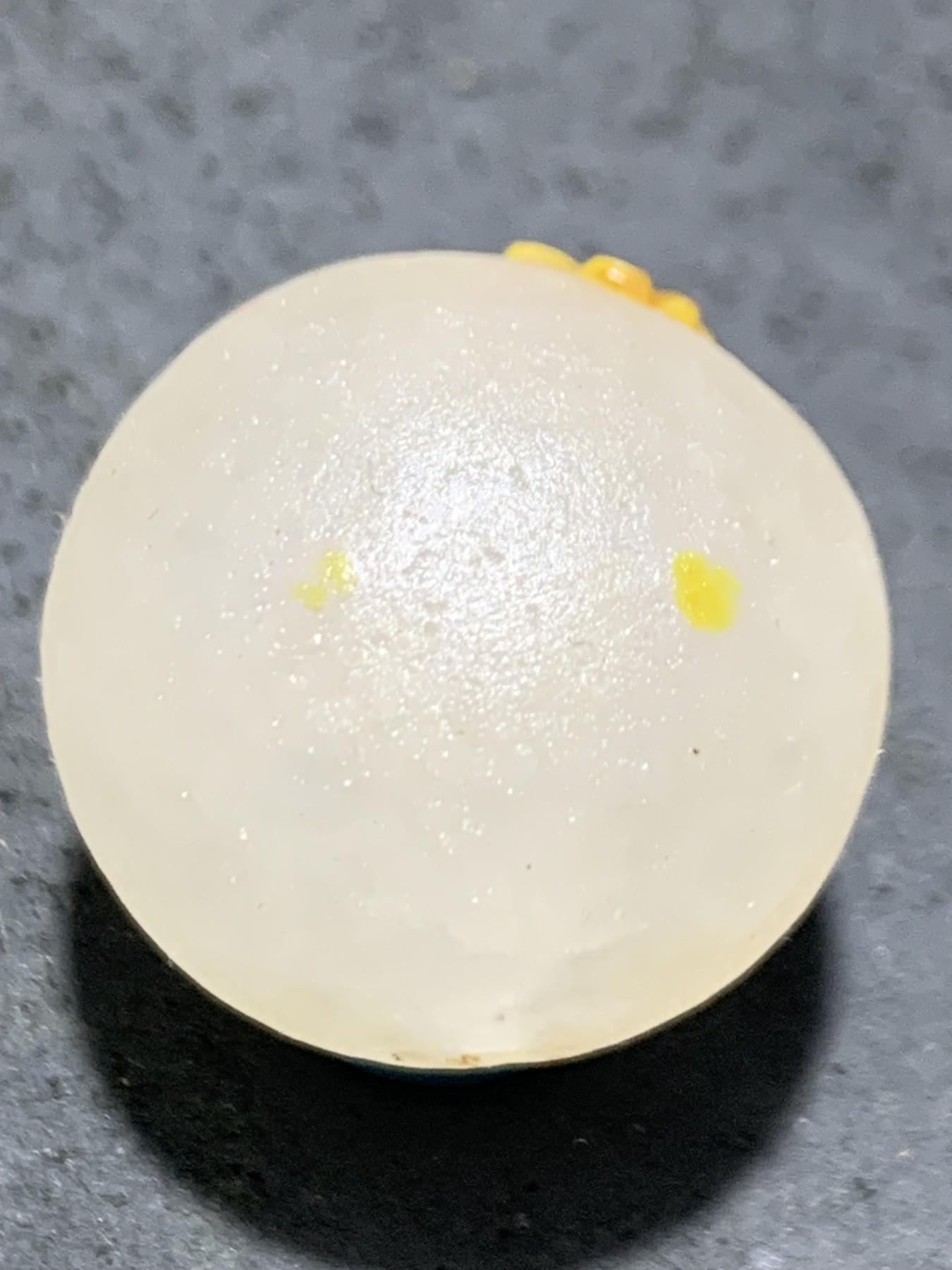 精美冰飘亚光战国红玛瑙手工俏色巧雕招财猫随形圆珠一个，