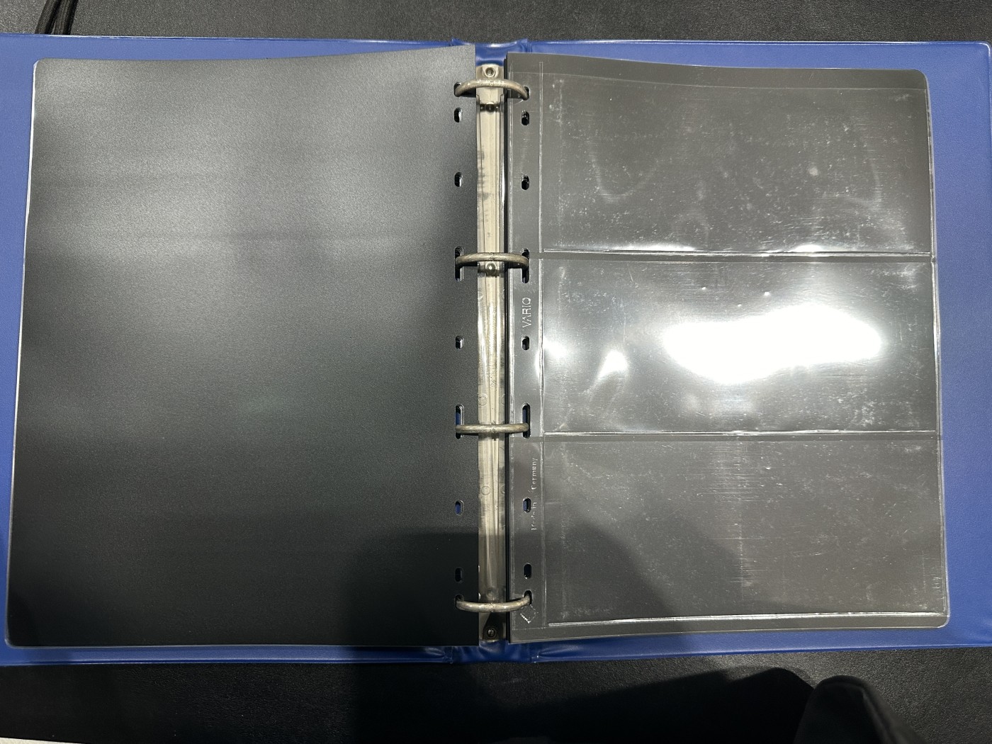 《外钞收藏家》第三百五十六期（美洲纸币专场） 德国蓝色灯塔收藏册1本，带3格+黑色分隔页（28页+29页），二手 没有外面的册子封套