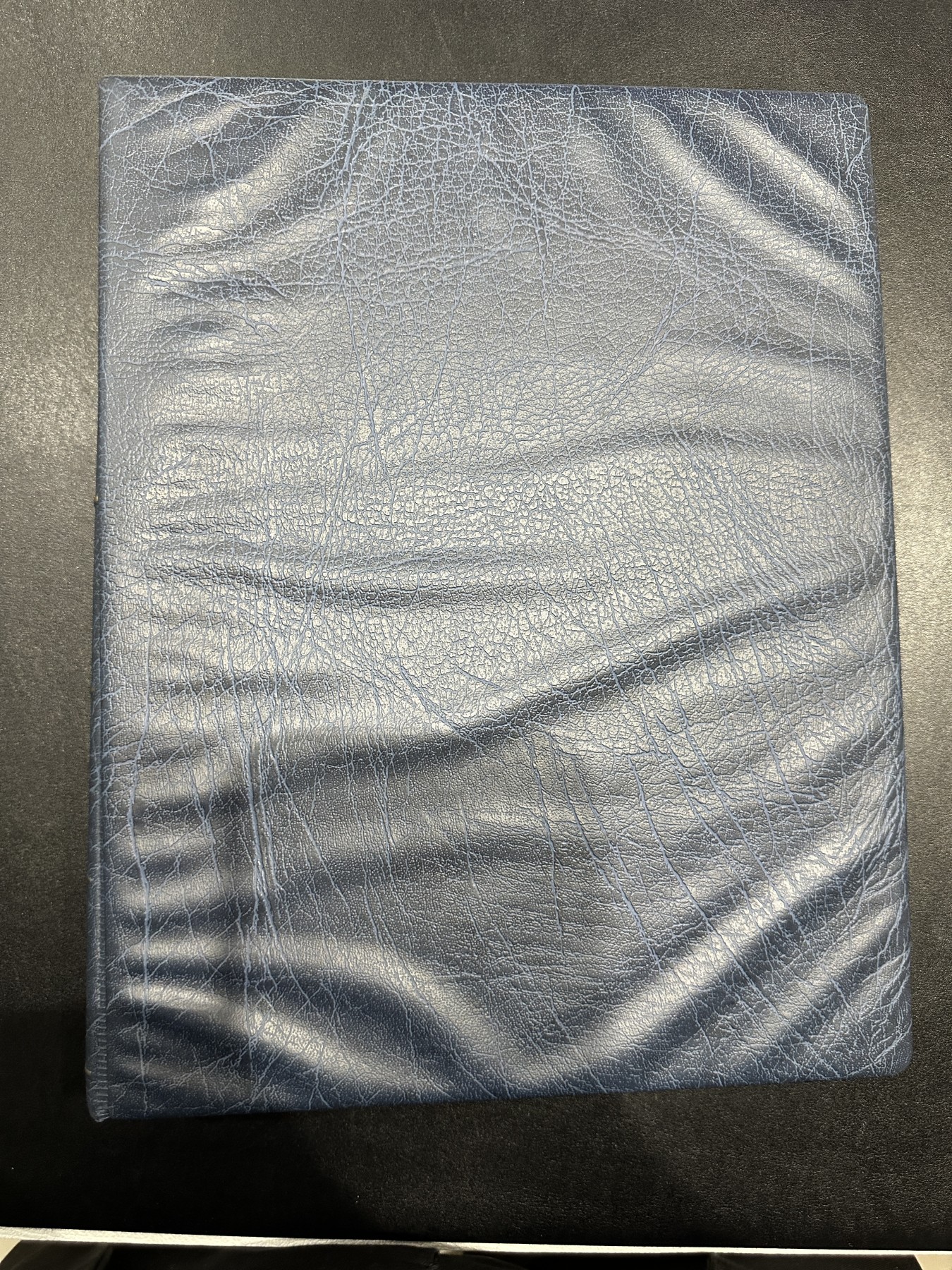 《外钞收藏家》第三百五十六期（美洲纸币专场） 德国蓝色灯塔收藏册1本，带3格+黑色分隔页（28页+29页），二手 没有外面的册子封套