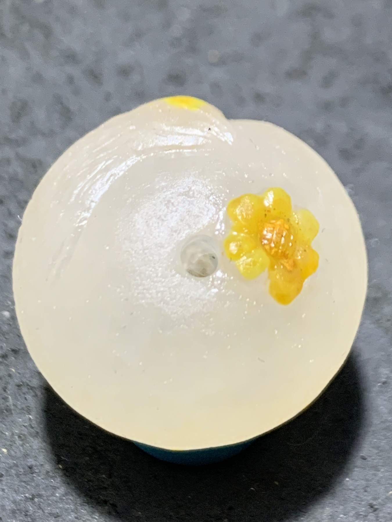 精美冰飘亚光战国红玛瑙手工俏色巧雕招财猫随形圆珠一个，