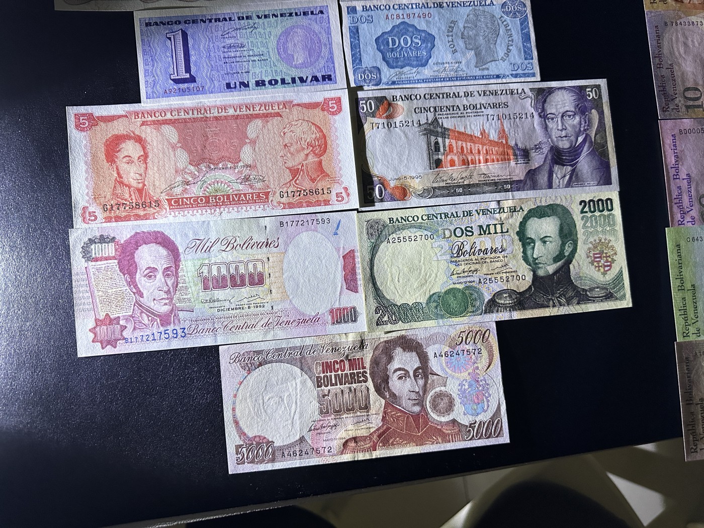 《外钞收藏家》第三百五十六期（美洲纸币专场） 委内瑞拉 两个套装 全新 17枚一起 全新