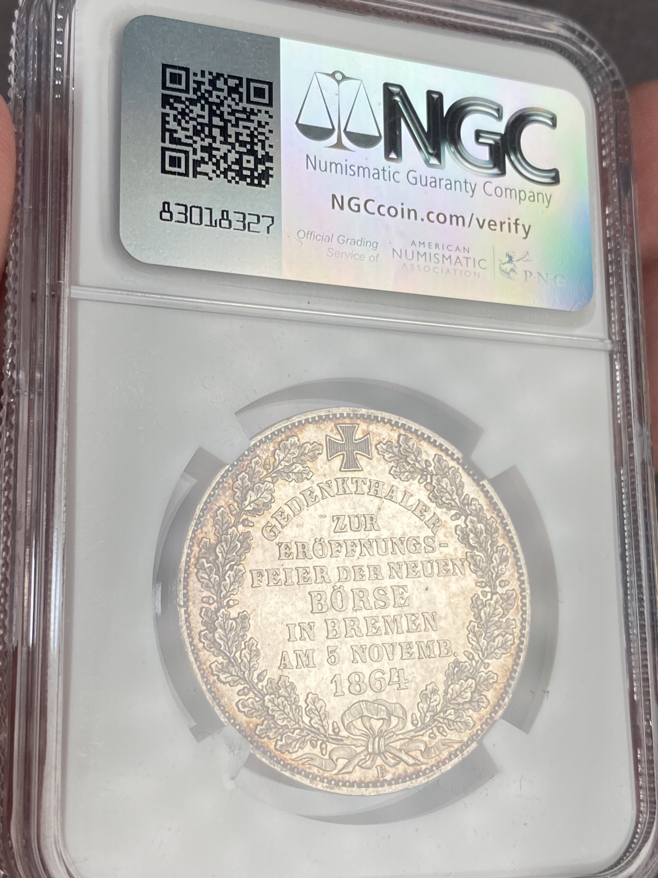 万国钱币拍卖第023期（金辉银韵之夜） NGC MS61 1864年德国不莱梅证交所落成纪念流通1泰勒 经典景观泰勒 发行量仅仅7000枚 金彩裹身