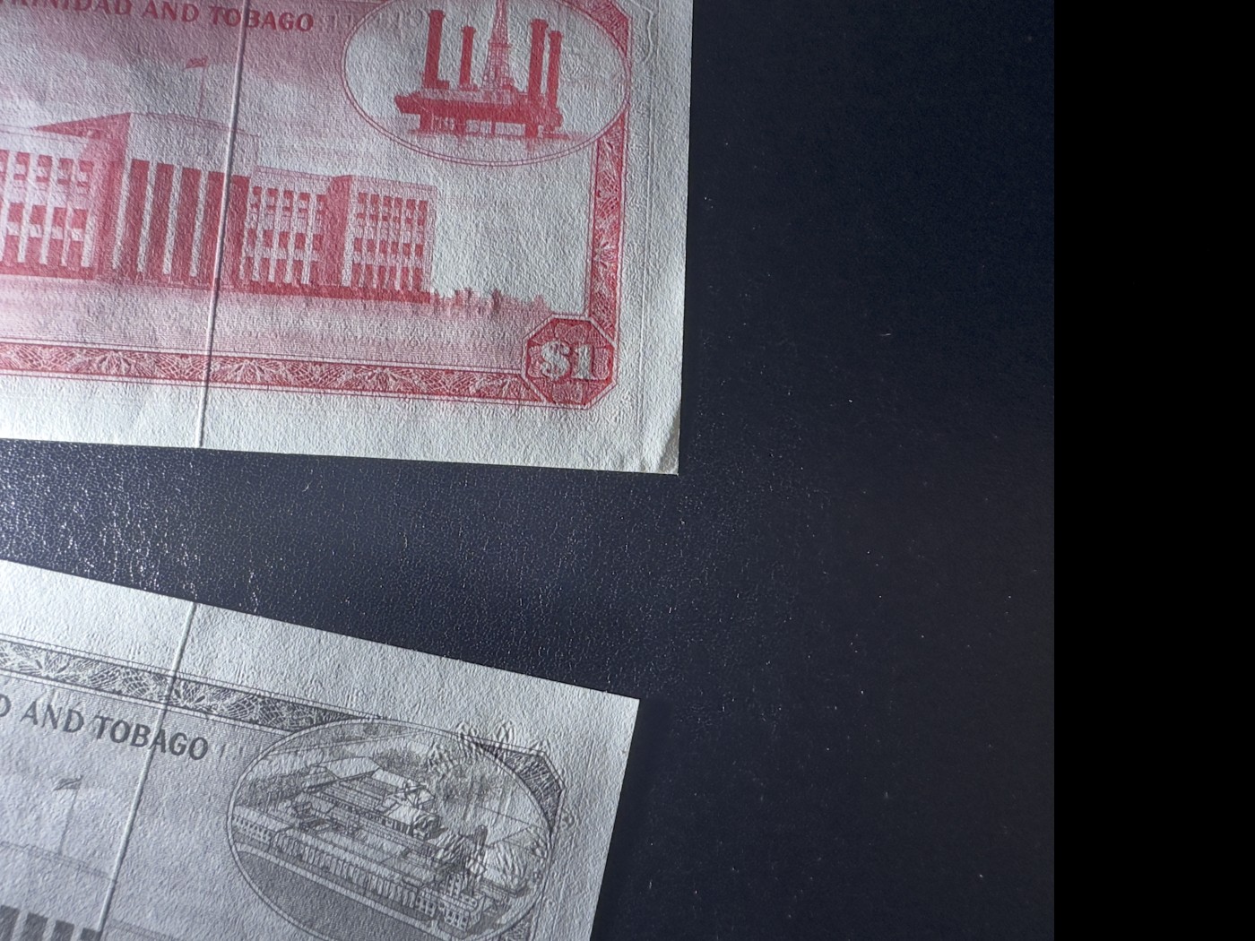 《外钞收藏家》第三百五十六期（美洲纸币专场） 特立尼达和多巴哥1977年1/10元，套币2枚（P30/32）一个角压到轻微瑕疵